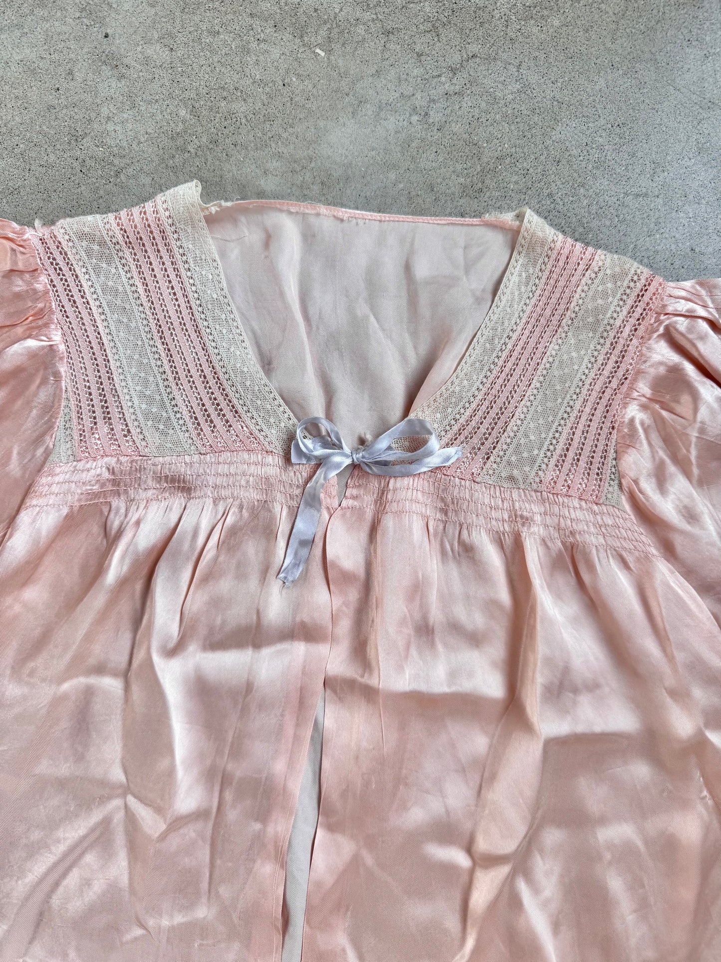 Vintage 1930s/40s Pink Satin Lace Trim Bed Jacket | Small