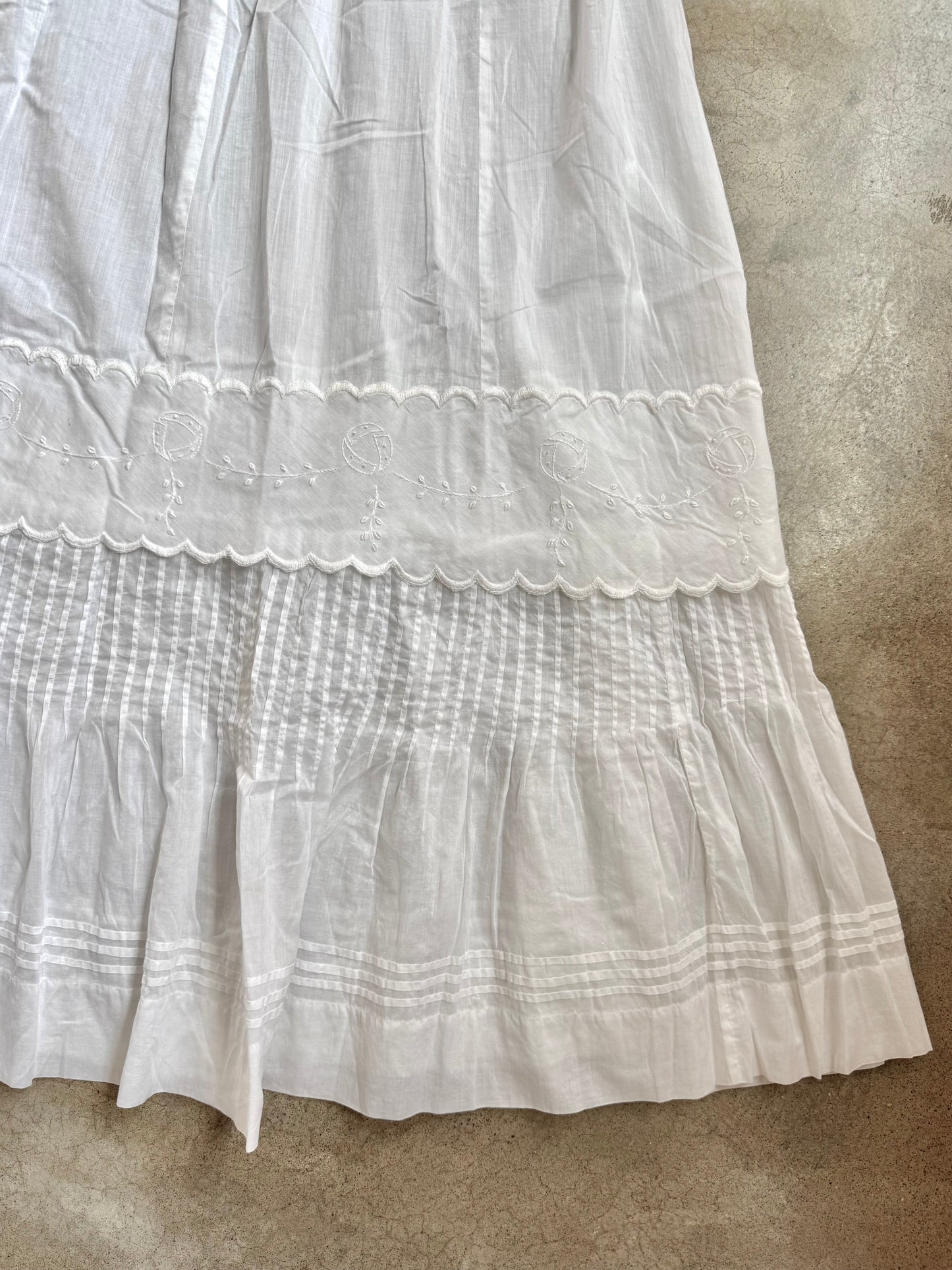 Antique 1900s Edwardian White Embroidered Scallop Trim Maxi Dress | XS