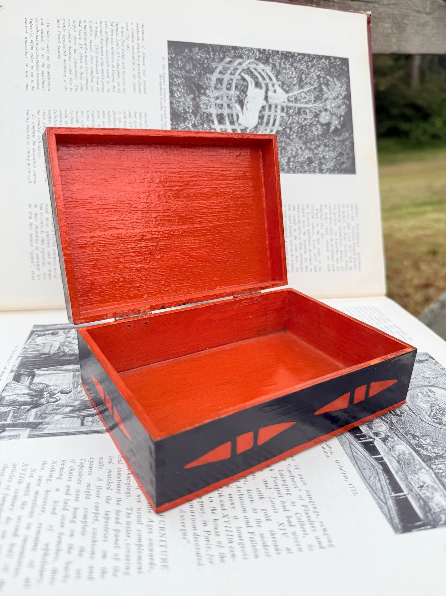 Vintage 1940s/50s Handmade Folk Art Painted Wood Trinket Box