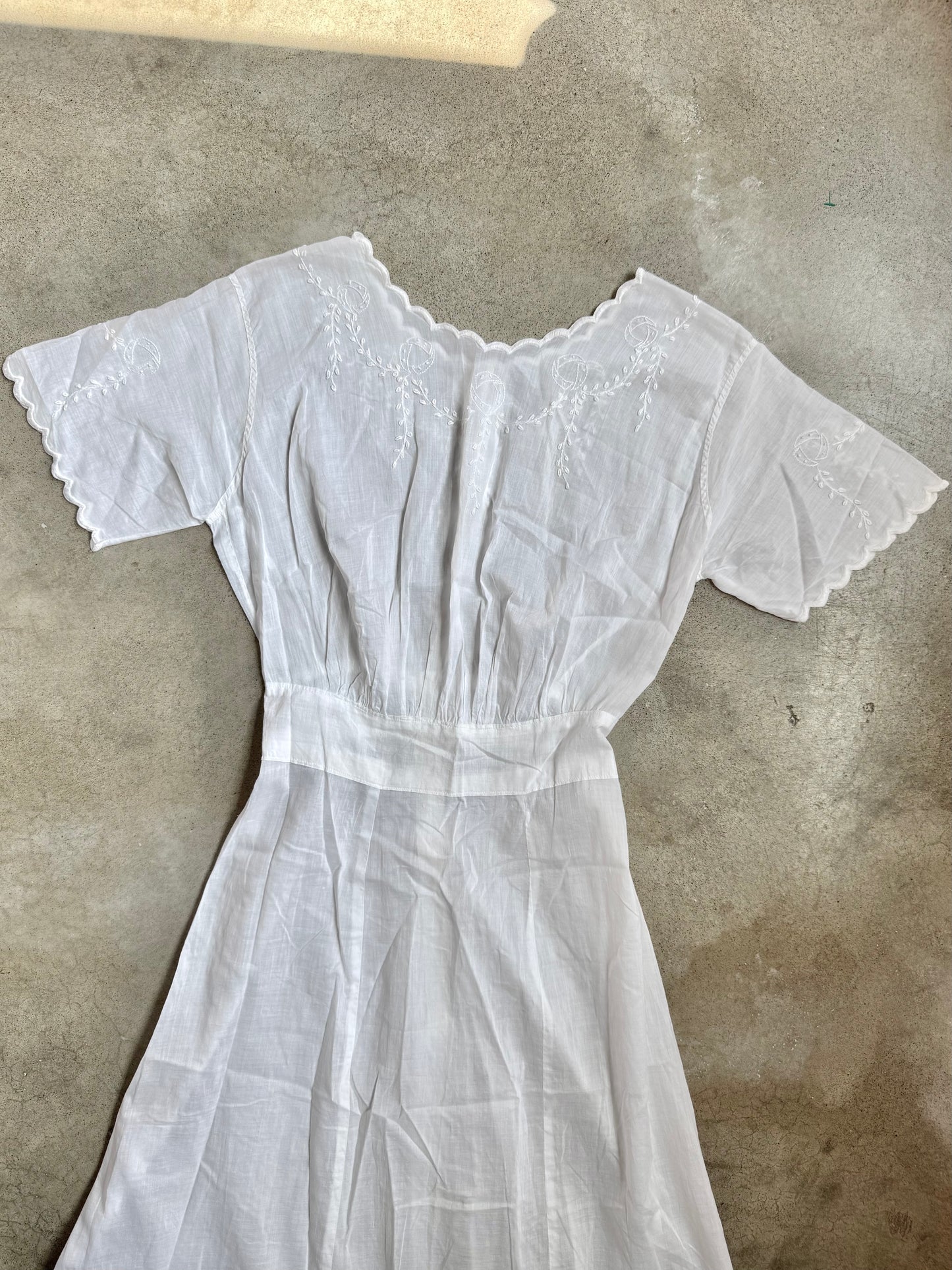 Antique 1900s Edwardian White Embroidered Scallop Trim Maxi Dress | XS