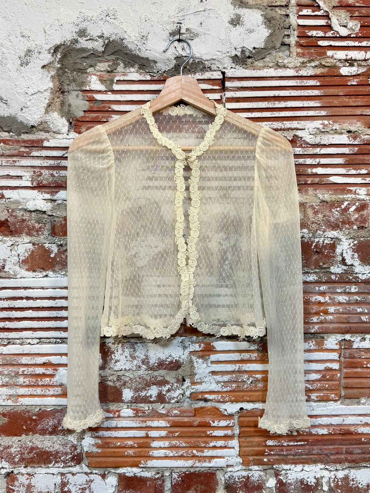 Vintage 1970’s Ivory Point D’Esprit Floral Lace Trim Cropped Cardigan | XS