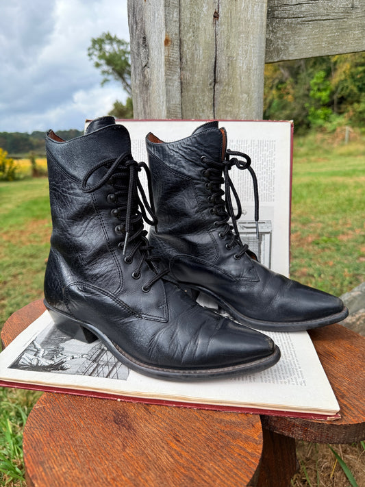 Vintage 1990s Nine West Black Leather Western-Style Boots | Women’s 7