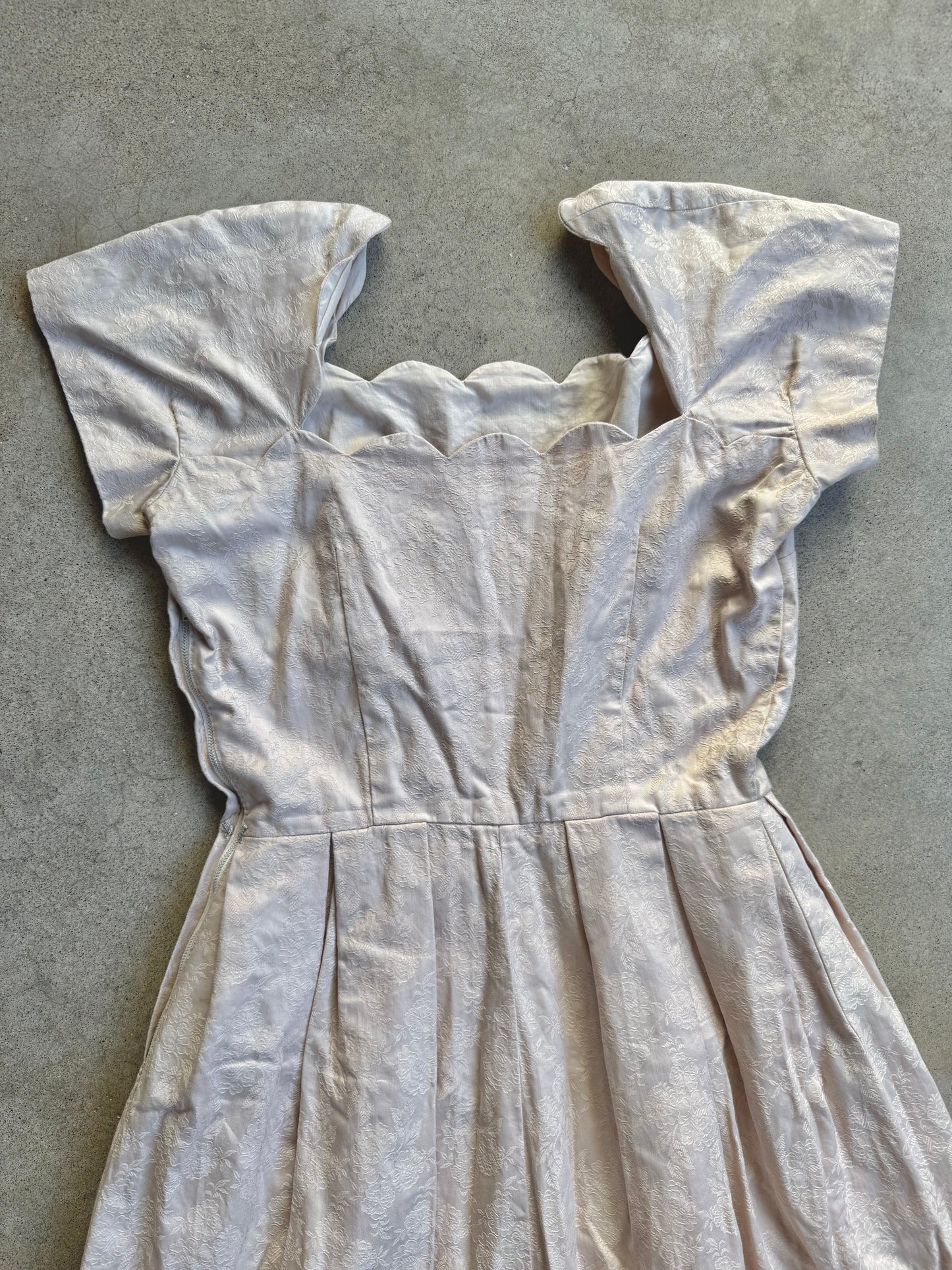 Vintage 1950s Handmade Cream Floral Jacquard Pleated Dress | Small