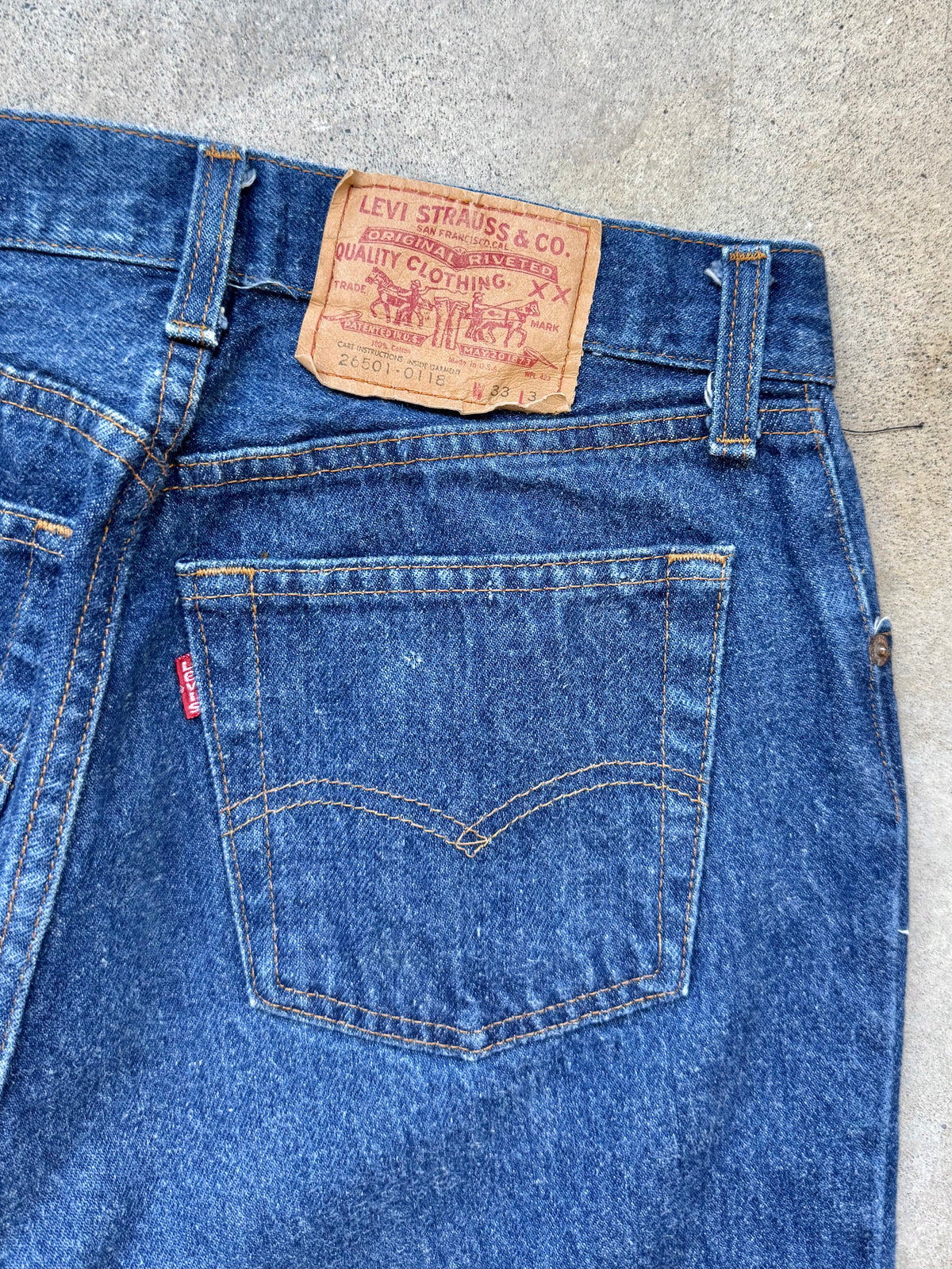 Vintage 1980s Levi’s 501 “Wash ‘Em Hot” Tag Dark Wash Straight Leg Jeans | 30x30