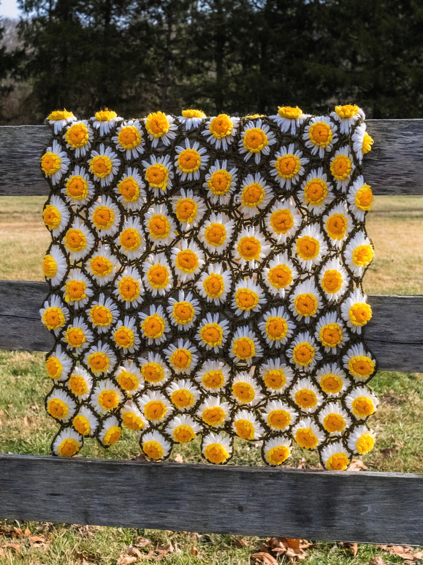 Vintage 1970s Daisy Flower Chain Afghan Throw Blanket