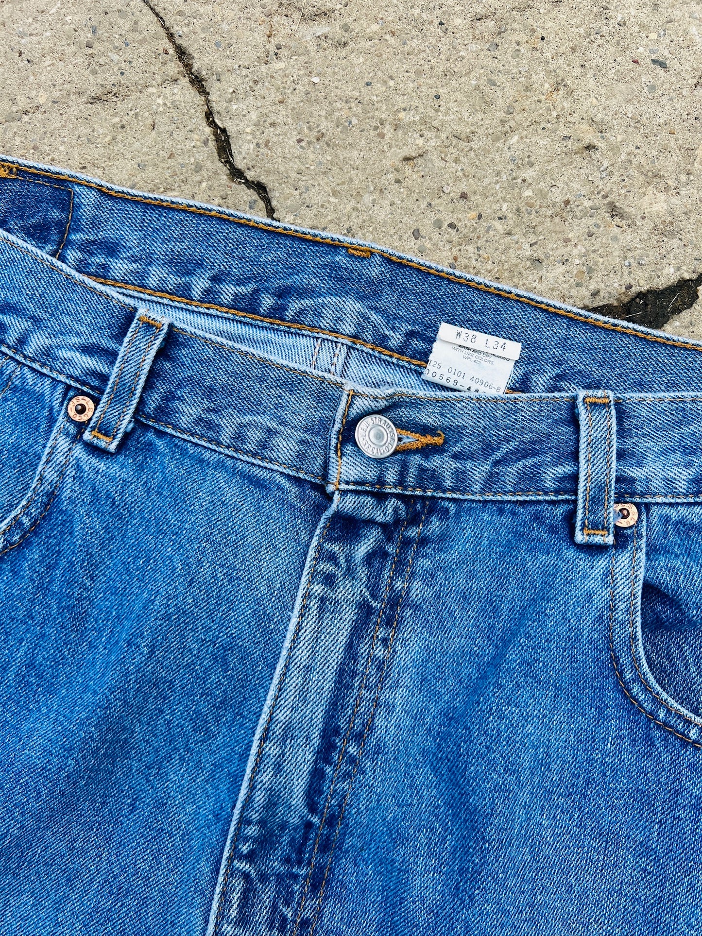 Vintage 1990s Levi's 569 Loose Straight Fit Jeans | Waist 38”