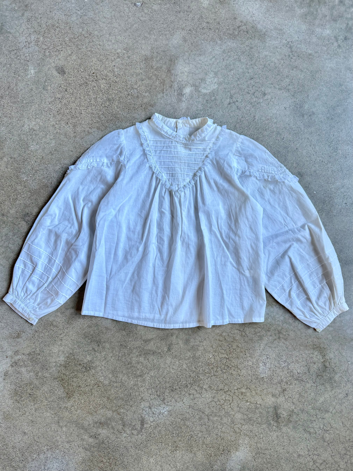 Vintage 1970s Edwardian Revival White Lace Trim High-Neck Cotton Blouse |