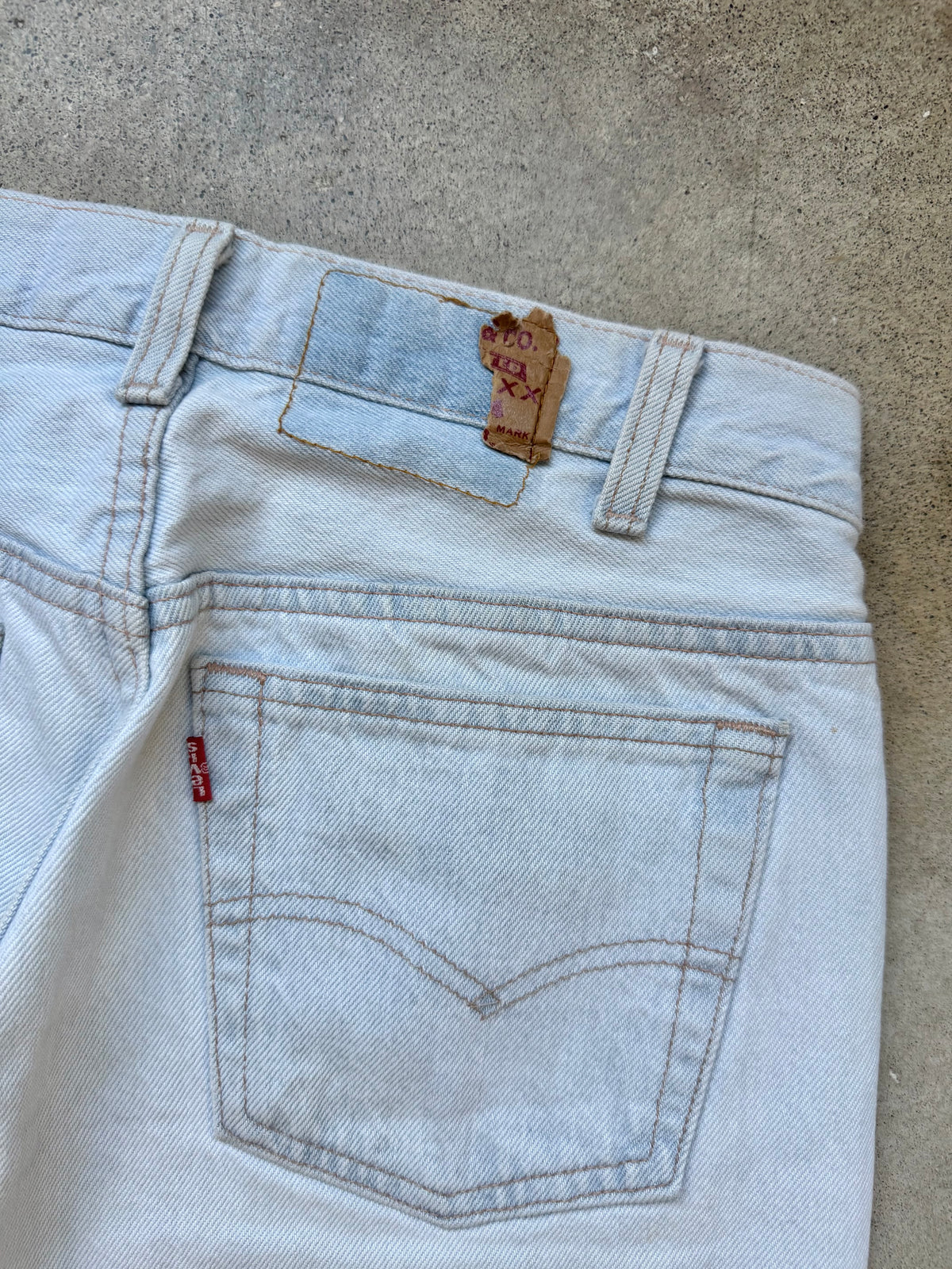 Vintage 1980s/90s Levi’s 501 Bleached Light Wash Straight Leg Jeans | 30x30