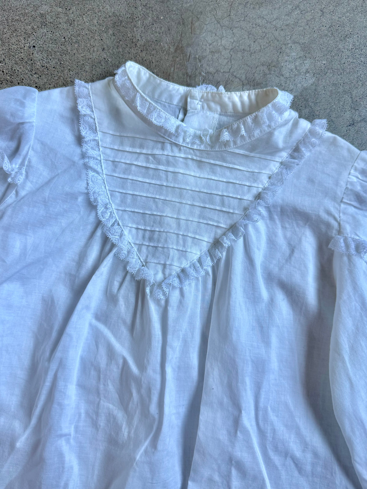 Vintage 1970s Edwardian Revival White Lace Trim High-Neck Cotton Blouse |