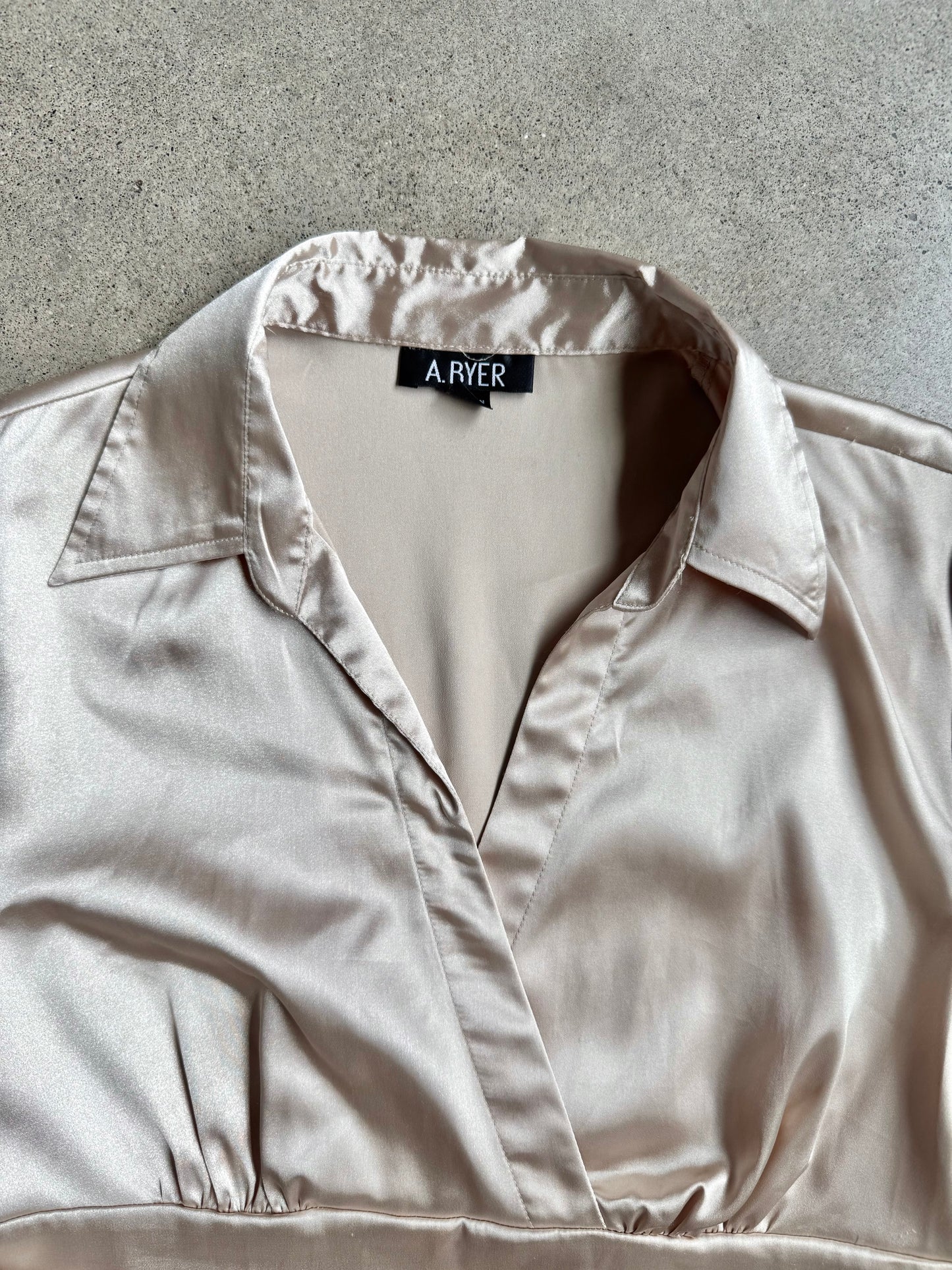Vintage Y2K A. Byer Gold Satin Long Sleeve V-Neck Blouse | Large