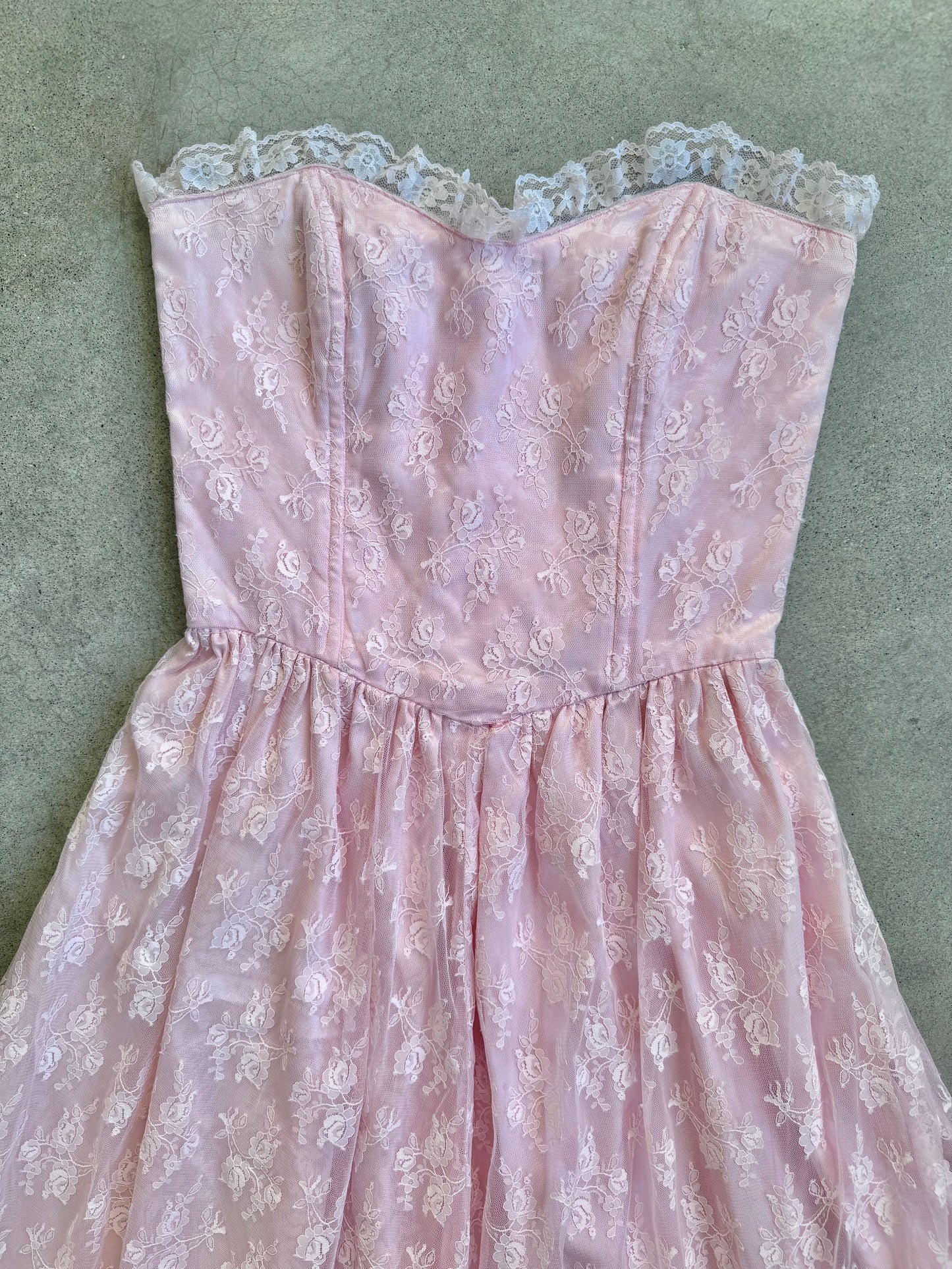 Vintage 1980s Pink Floral Lace Strapless Prom Dress | Small