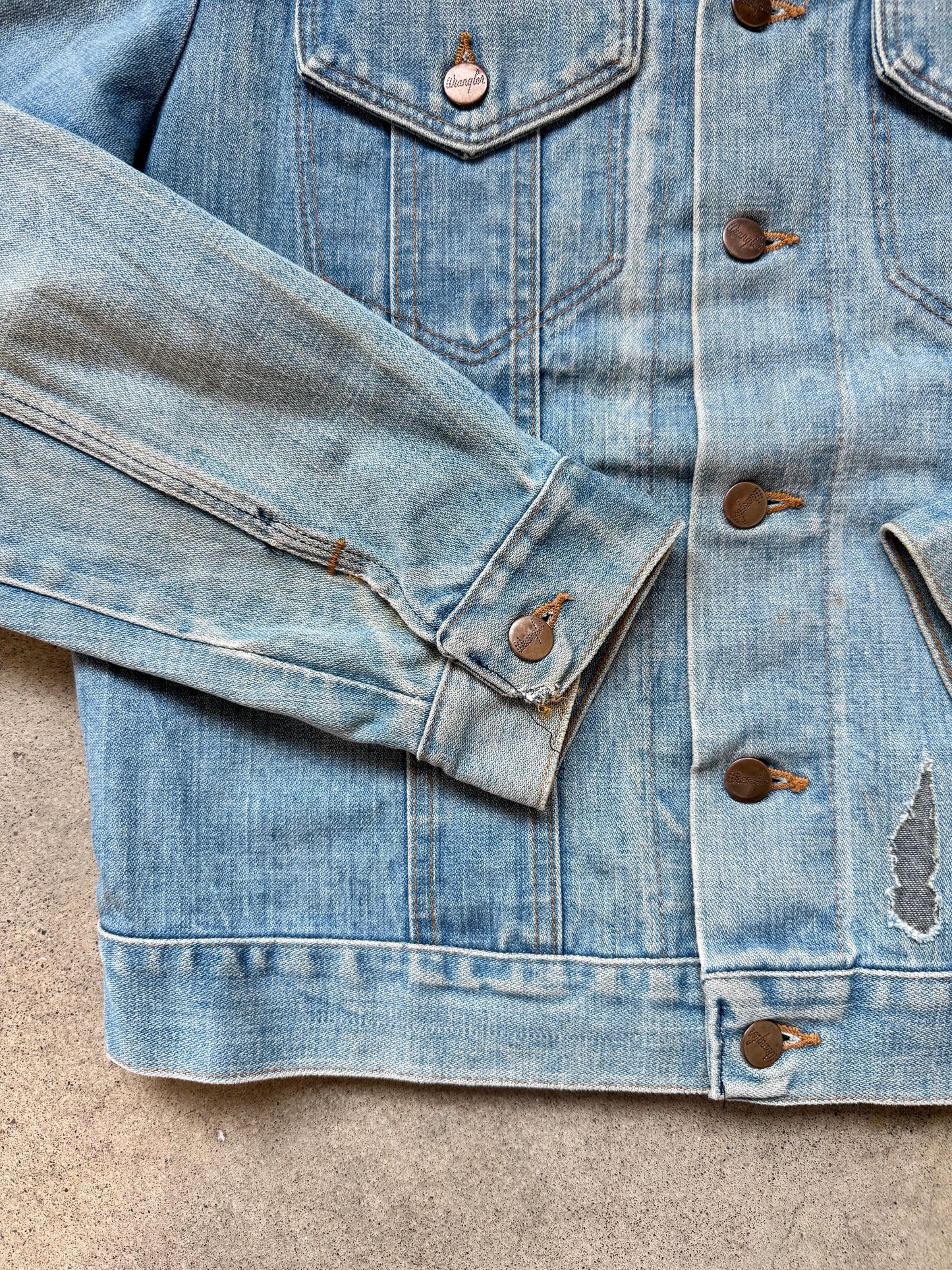 Vintage 1970s/80s Wrangler Light Wash Denim Jacket w/ Suzuki Patch | Large