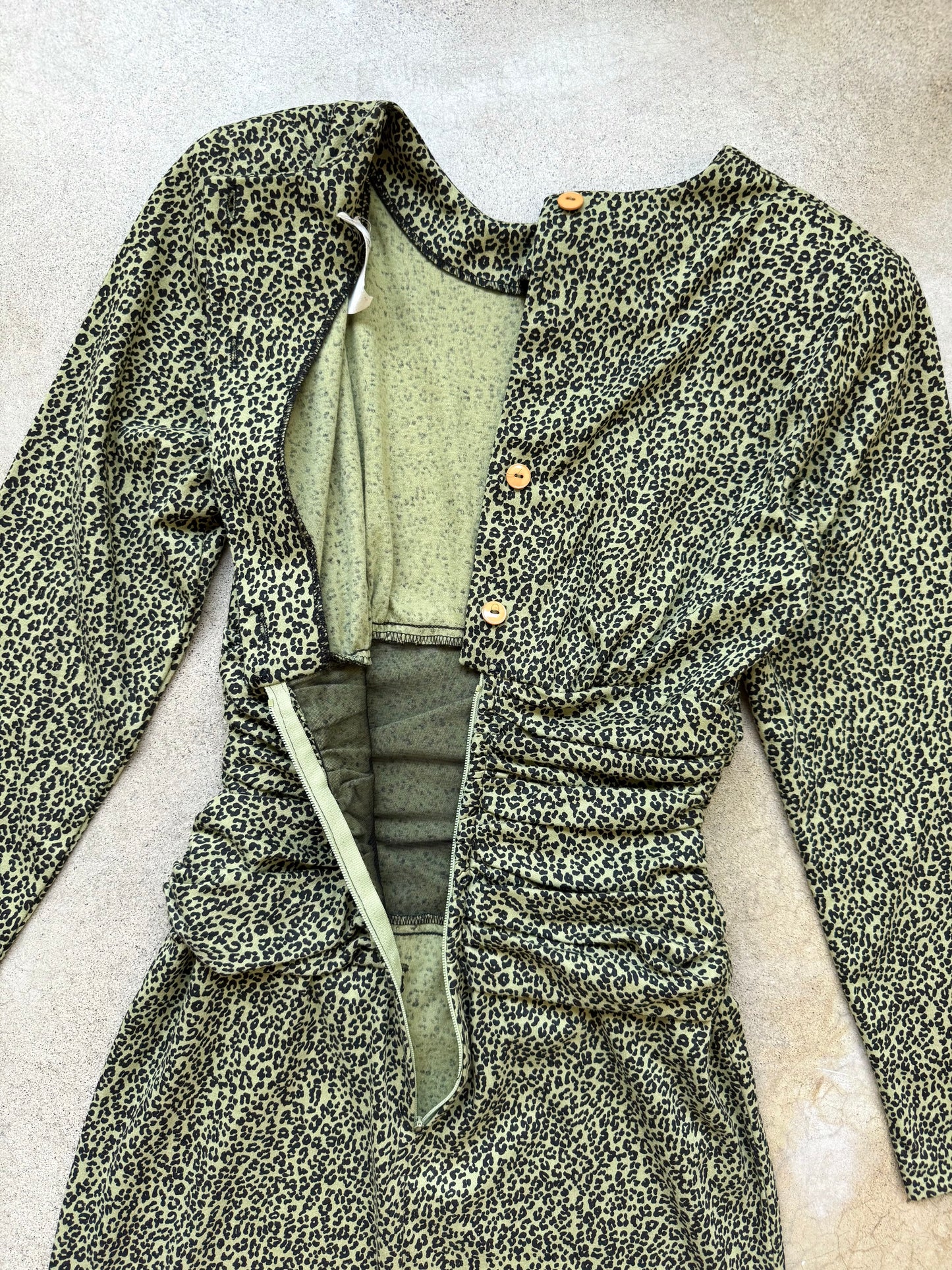 Vintage 1980s Green Leopard Print Long Sleeve Fitted Dress | Small
