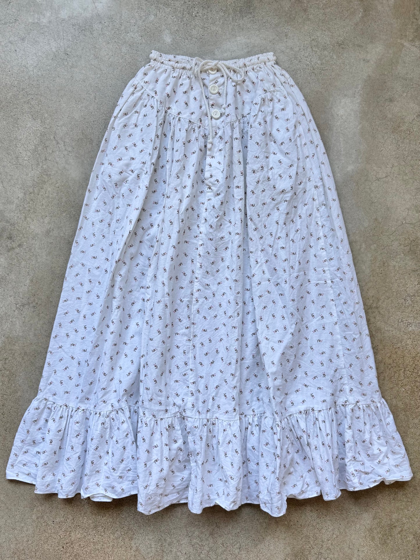 Vintage 1980s Outback Red Prairie-Style White Floral Print Cotton Maxi Skirt | Medium