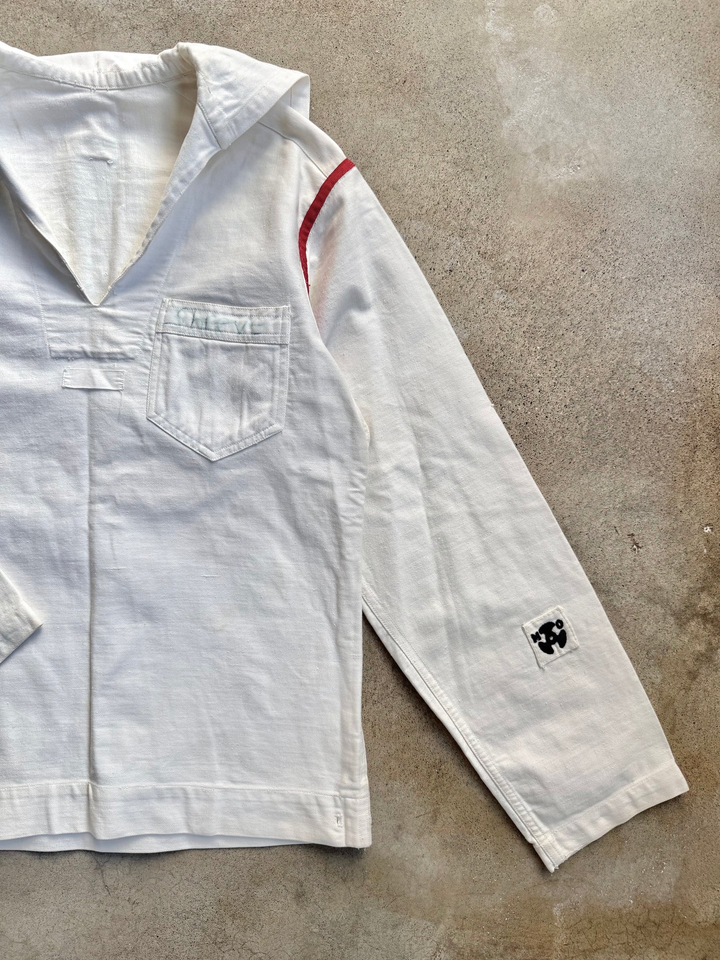 Vintage 1950s U.S. Navy White Sailor Uniform Shirt | XS