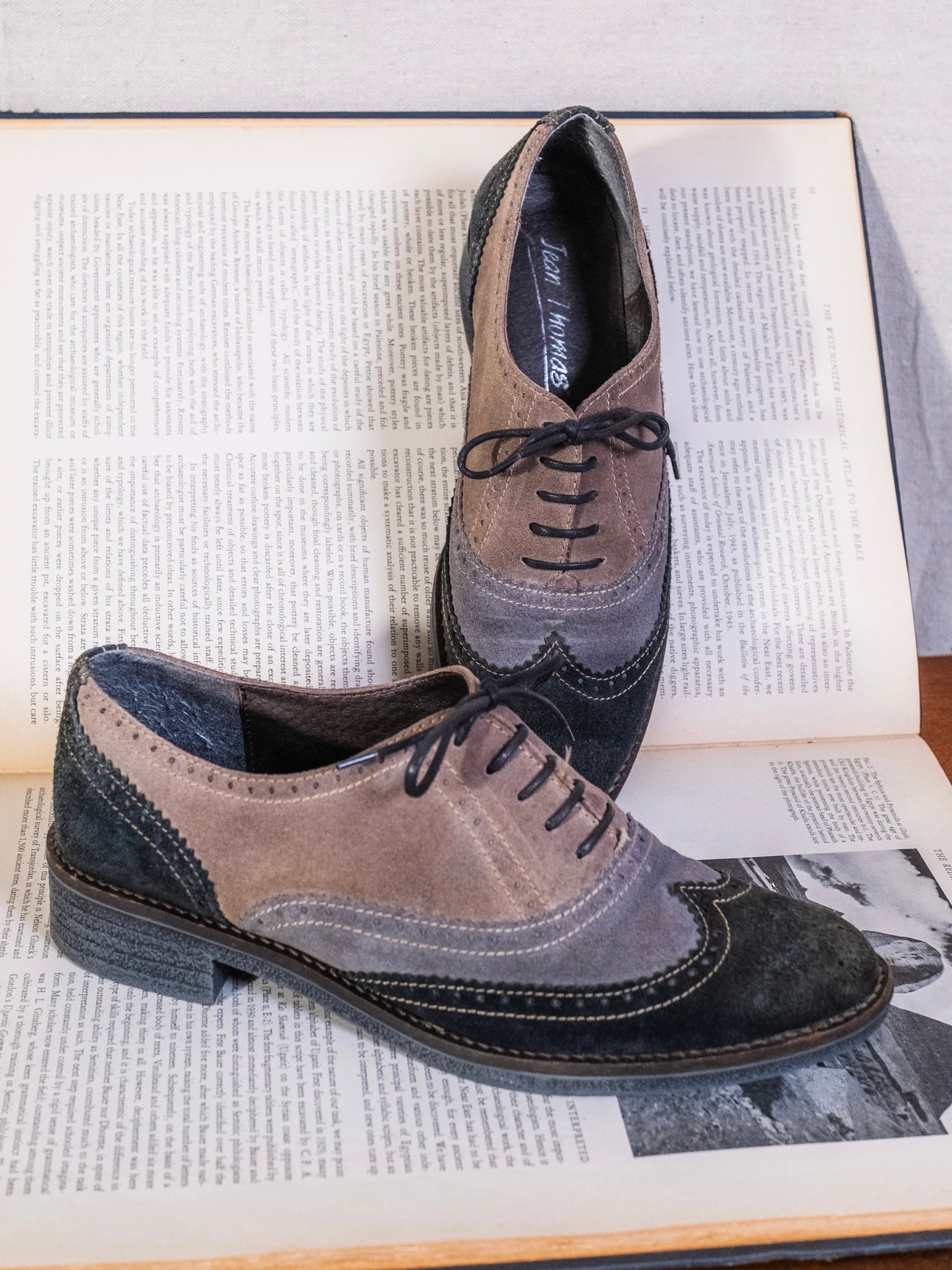 Vintage 1980s Jean Thomas Black & Grey Suede Wingtip Oxford Shoes | 40