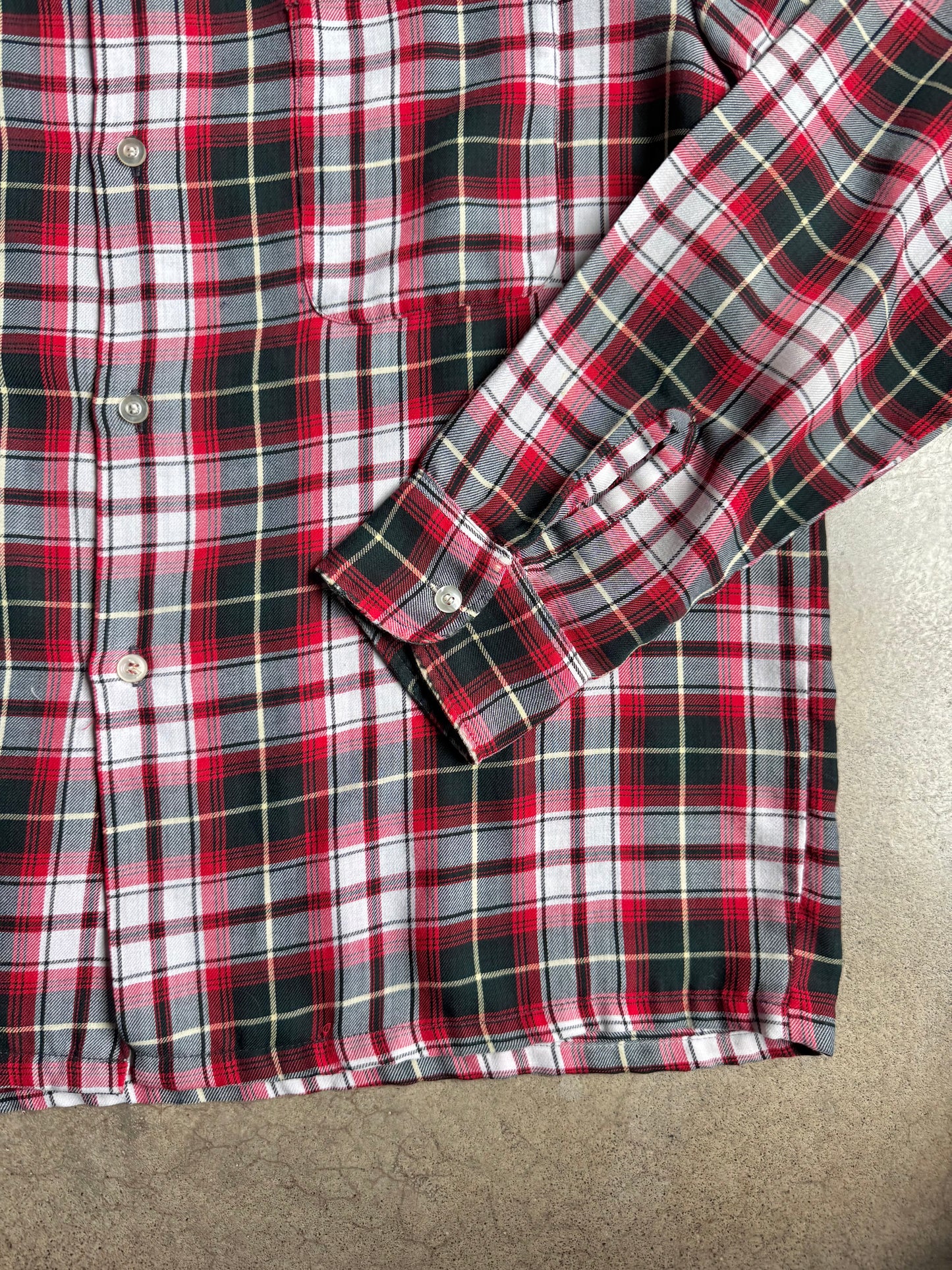 Vintage 1950s L.L. Bean Red & Black Plaid Cotton Button-Up Shirt | Large