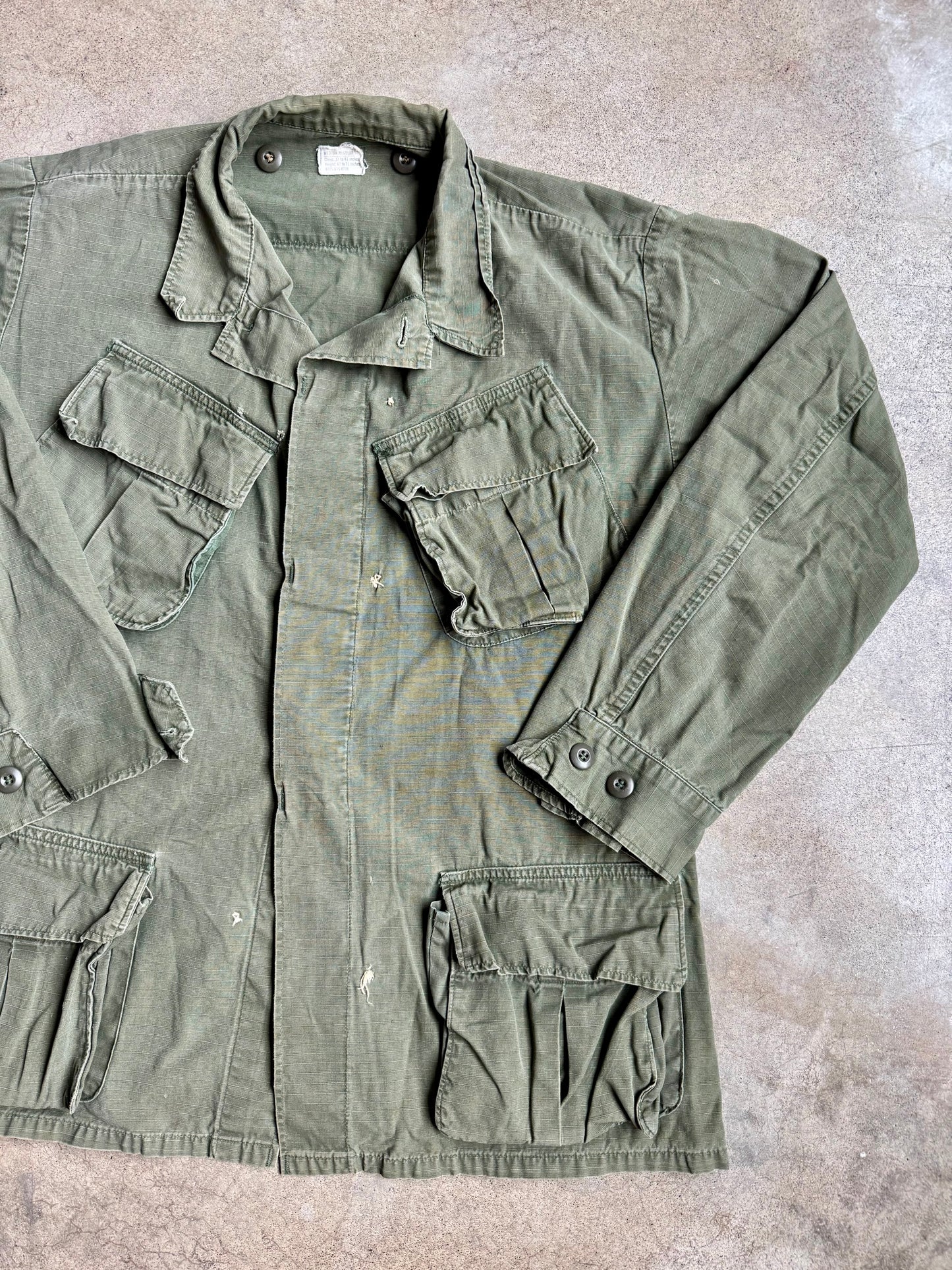 Vintage 1960s Military Issue Ripstop Cotton Jungle Fatigue Jacket | Medium