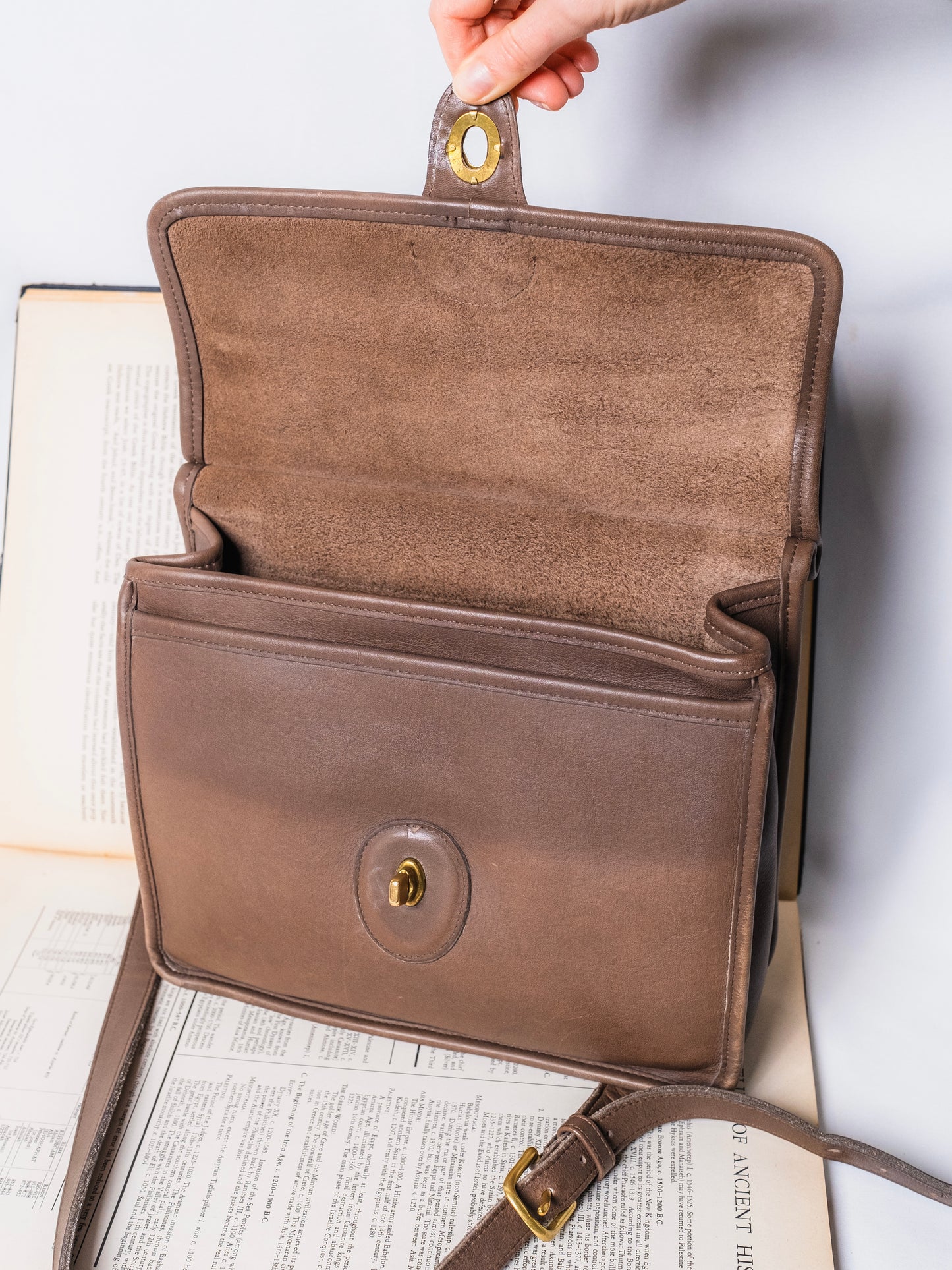 Vintage 1990s Coach Willis Bag | Taupe Style No. 9927