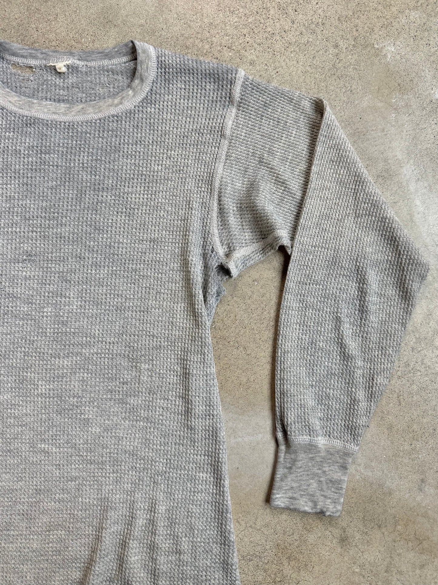 Vintage 1970s Distressed Grey Waffle Knit Thermal | S/M