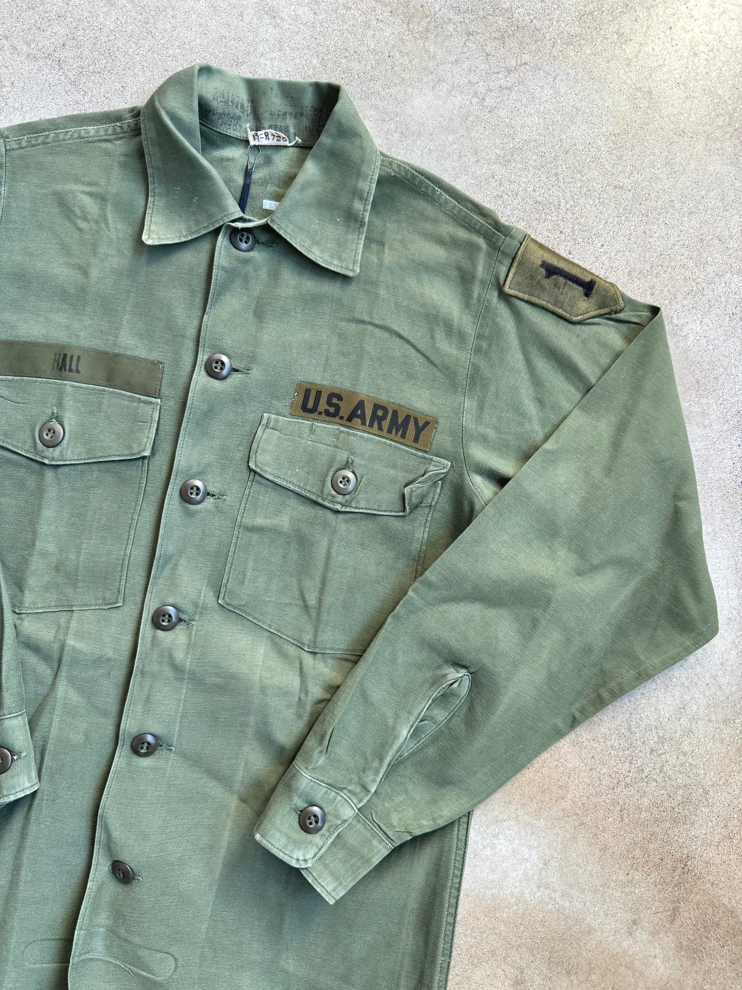 Vintage 1960s Military Issue U.S. Army Cotton Button-Up Shirt | Small