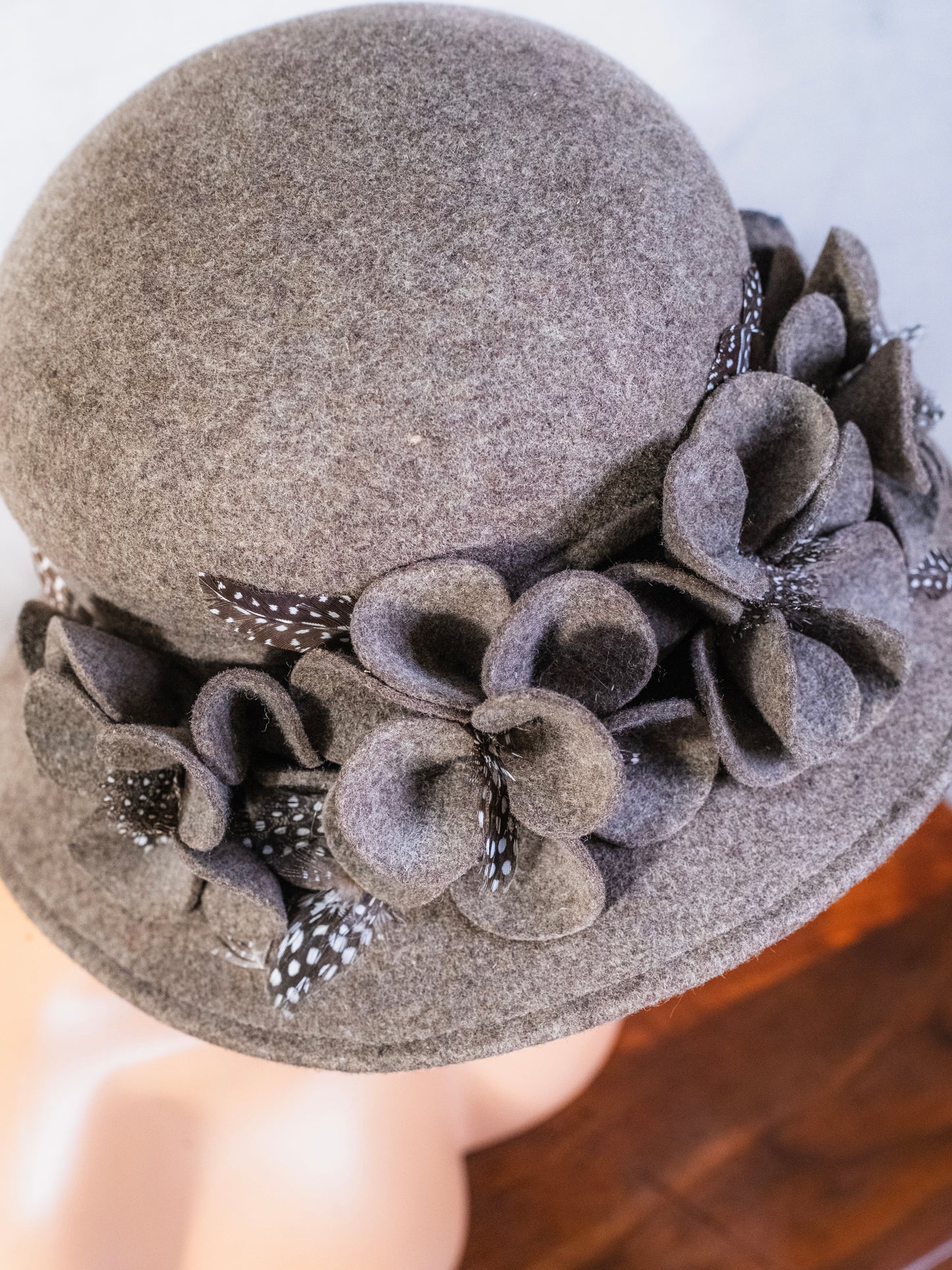 Vintage 1960s Grey Felted Wool Floral Hat