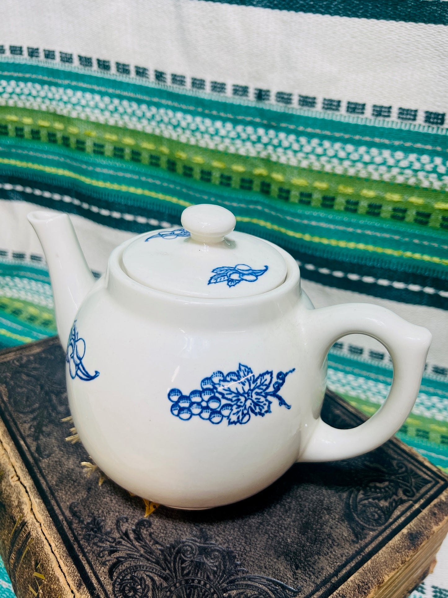 Vintage 1940s/50s Ceramic Tea Pot