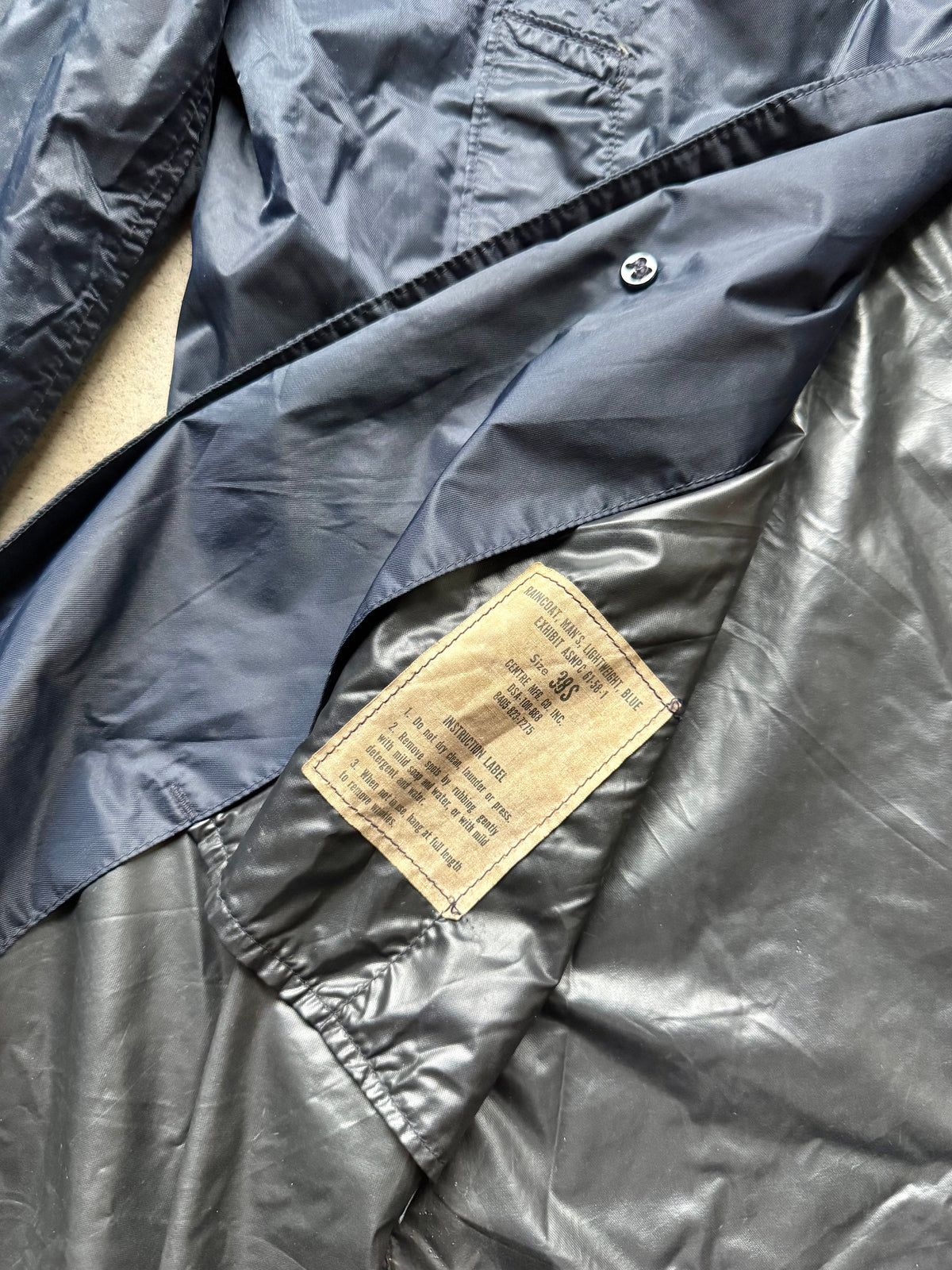 Vintage Vietnam Era Military U.S. Air Force Lightweight Nylon Raincoat | 38S