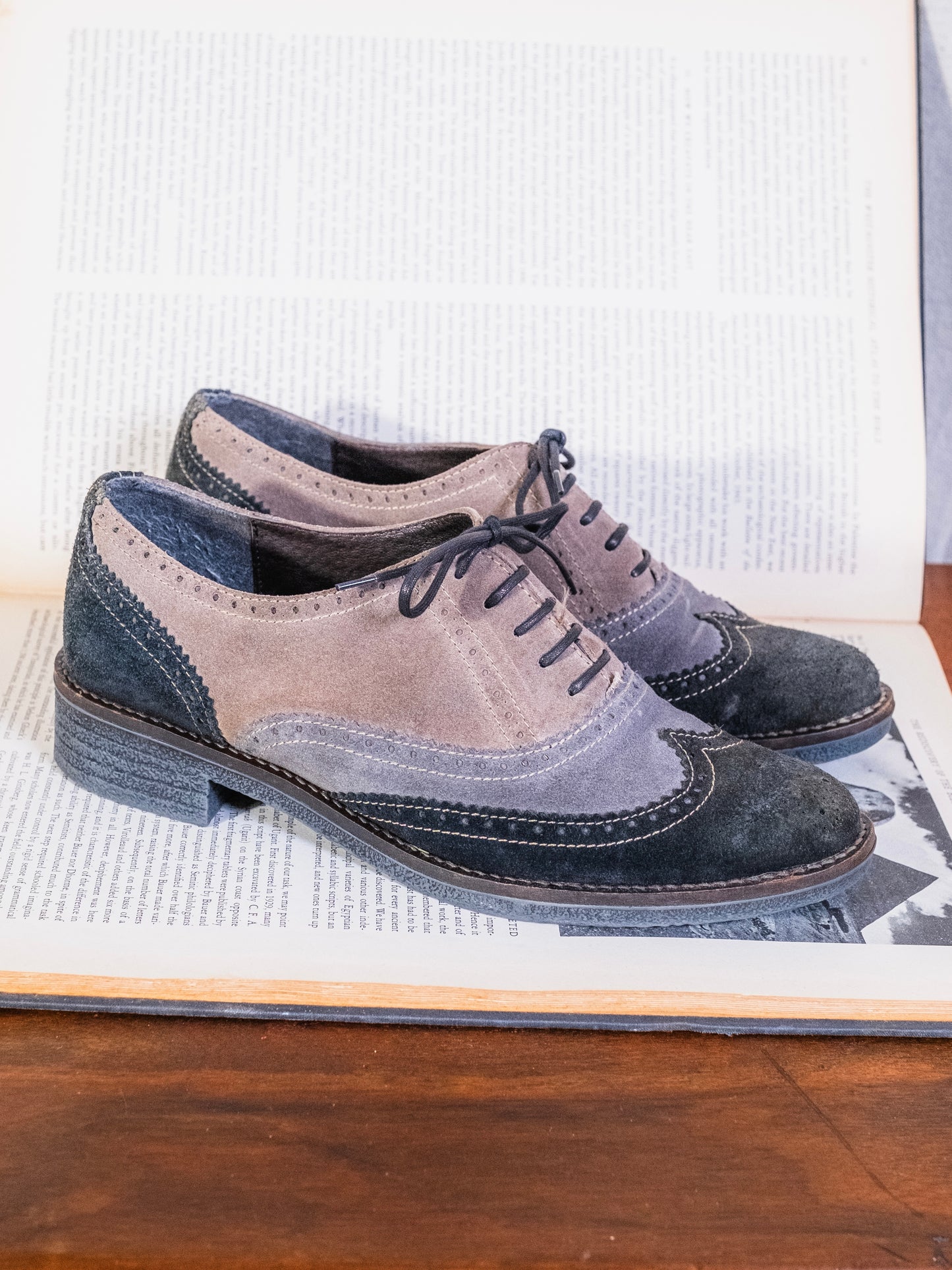 Vintage 1980s Jean Thomas Black & Grey Suede Wingtip Oxford Shoes | 40