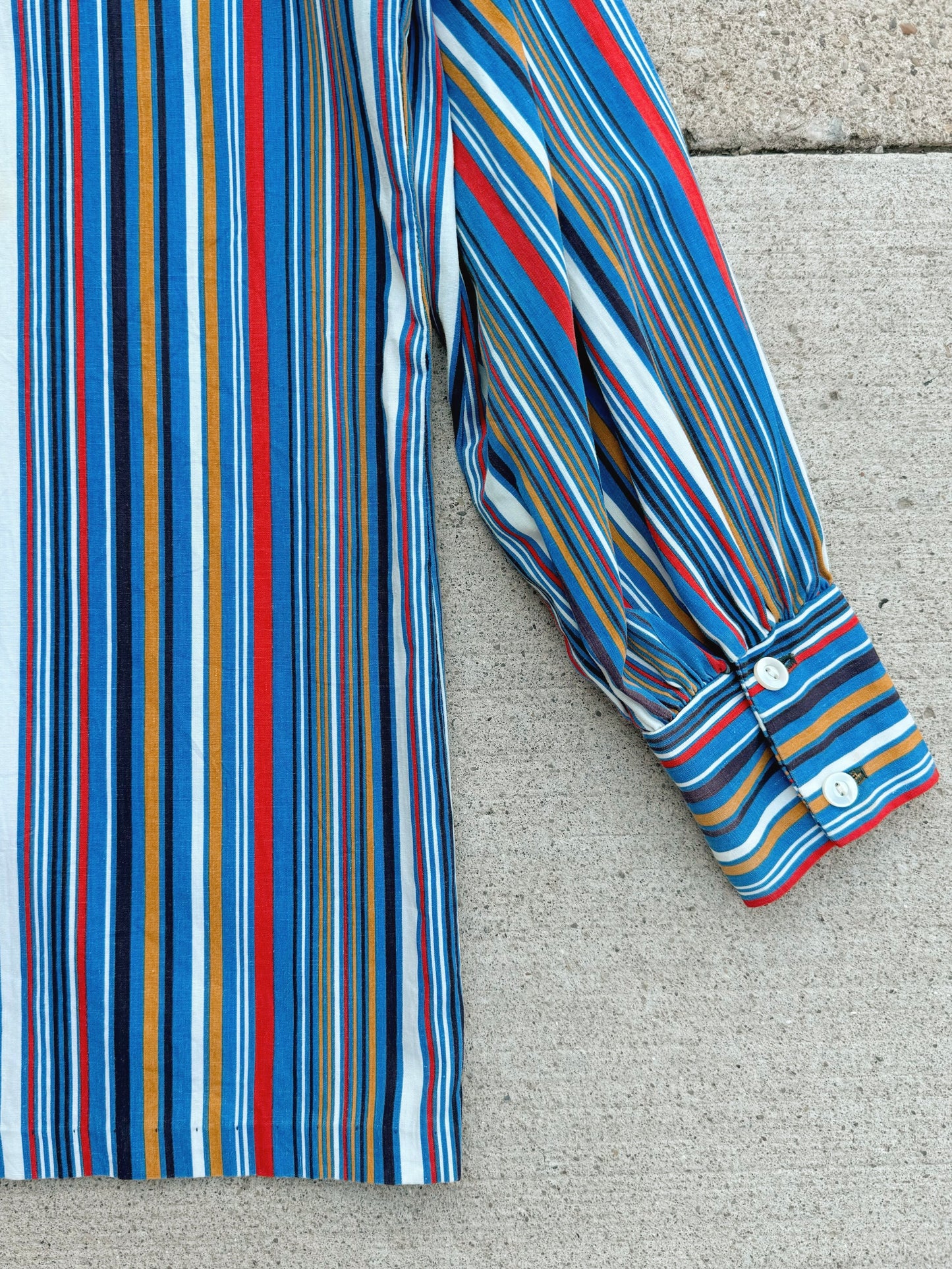 Vintage 1960s Striped O-Ring Zip Up Dagger Collar Shirt | M/L