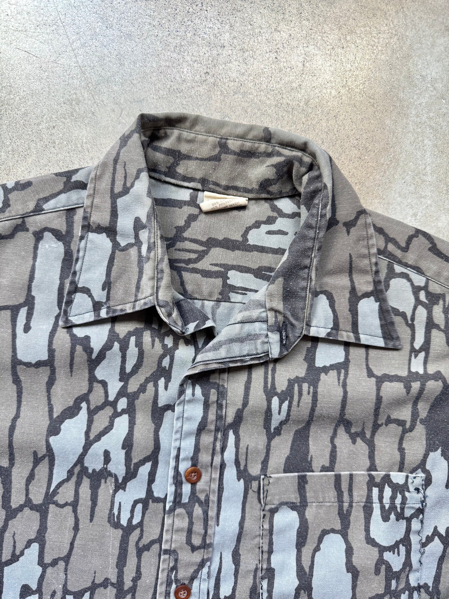 Vintage 1980s Trebark Camo Button-Up Hunting Shirt | Large