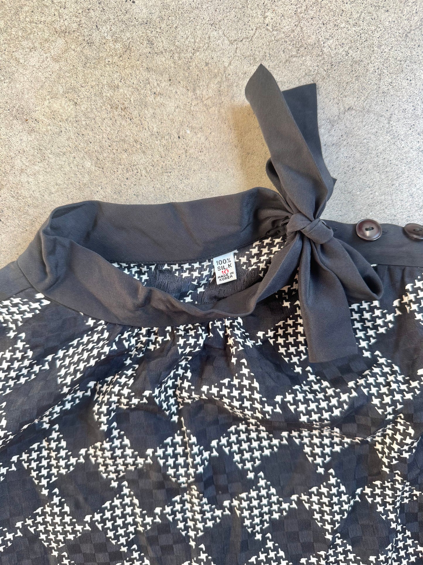 Vintage 1980s Black & White Houndstooth Silk High-Neck Bow Blouse | Medium
