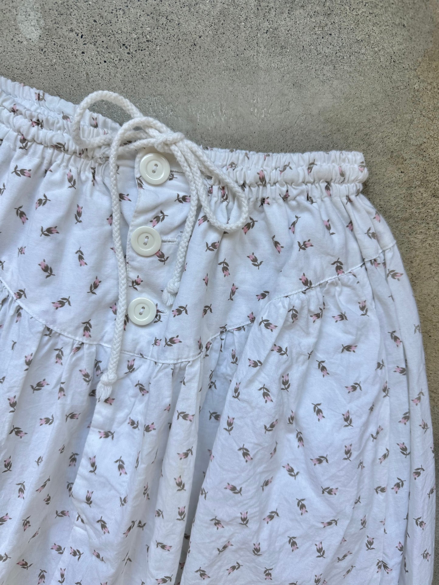 Vintage 1980s Outback Red Prairie-Style White Floral Print Cotton Maxi Skirt | Medium