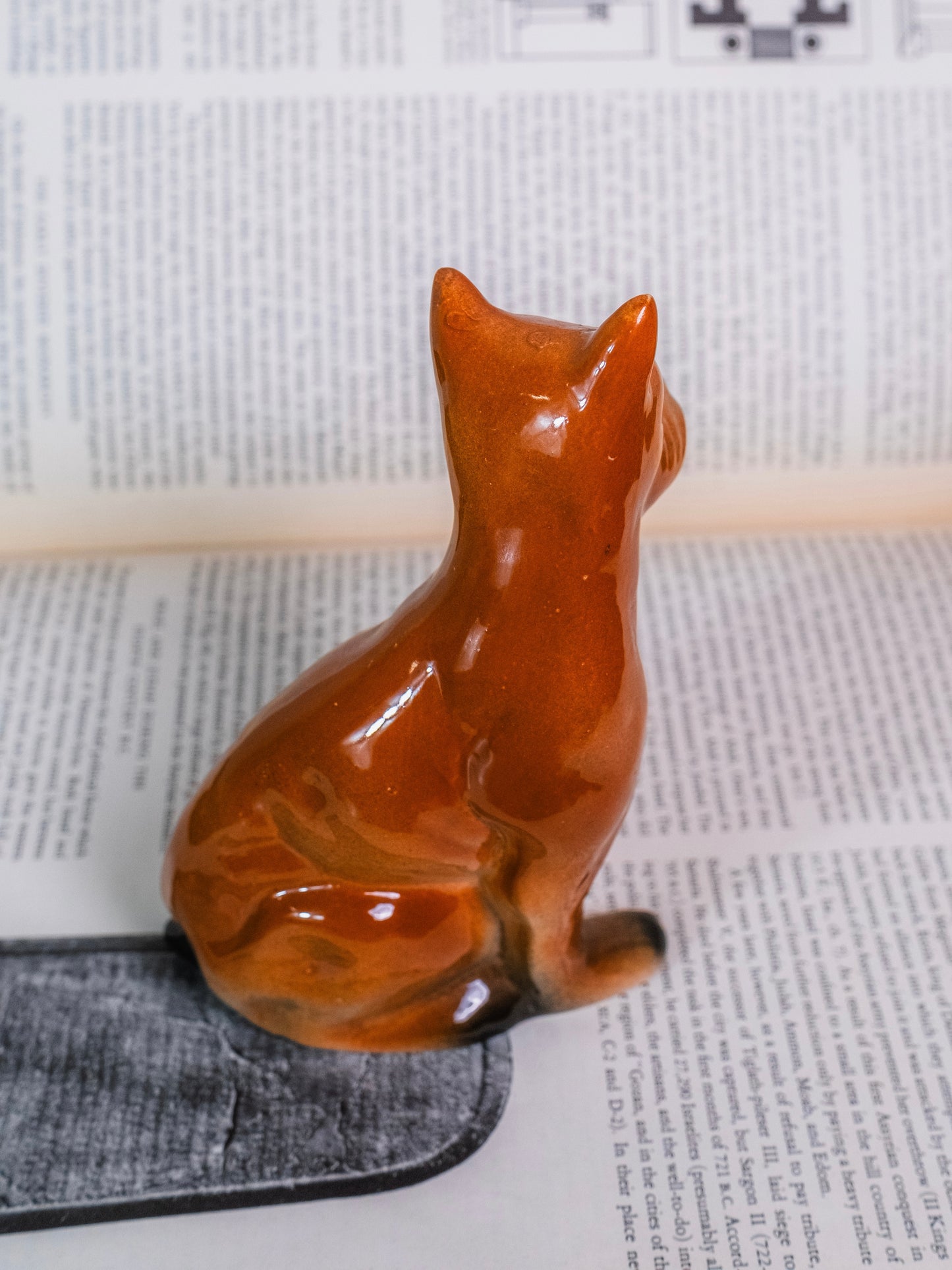Vintage 1950s Ceramic Boxer Figurine