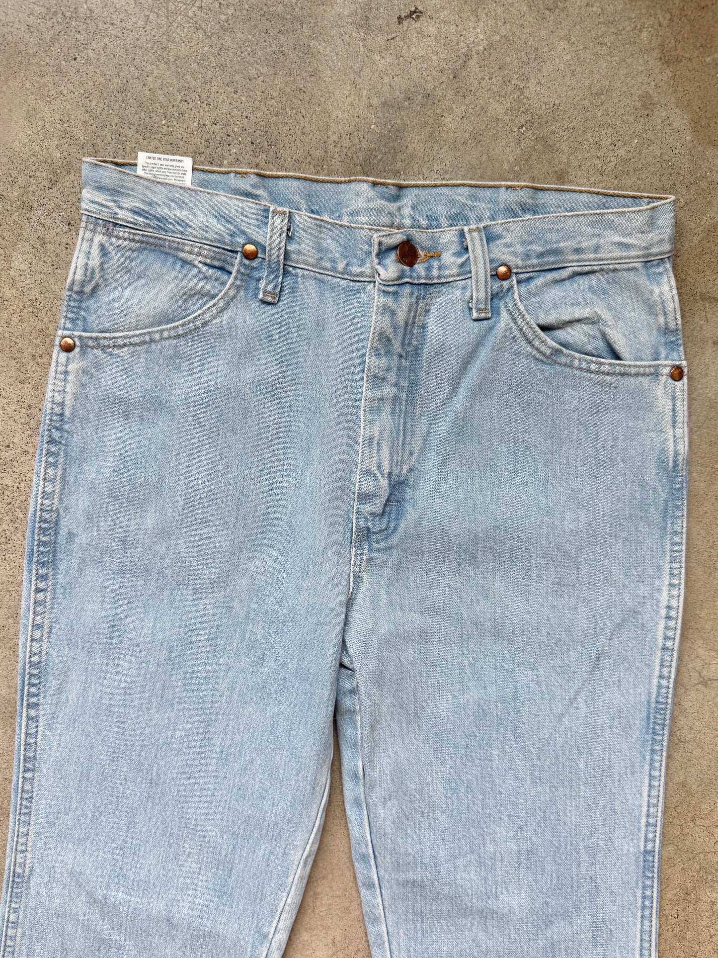 Vintage 1990s Deadstock Wrangler Cowboy Cut Light Wash Jeans | 32x34