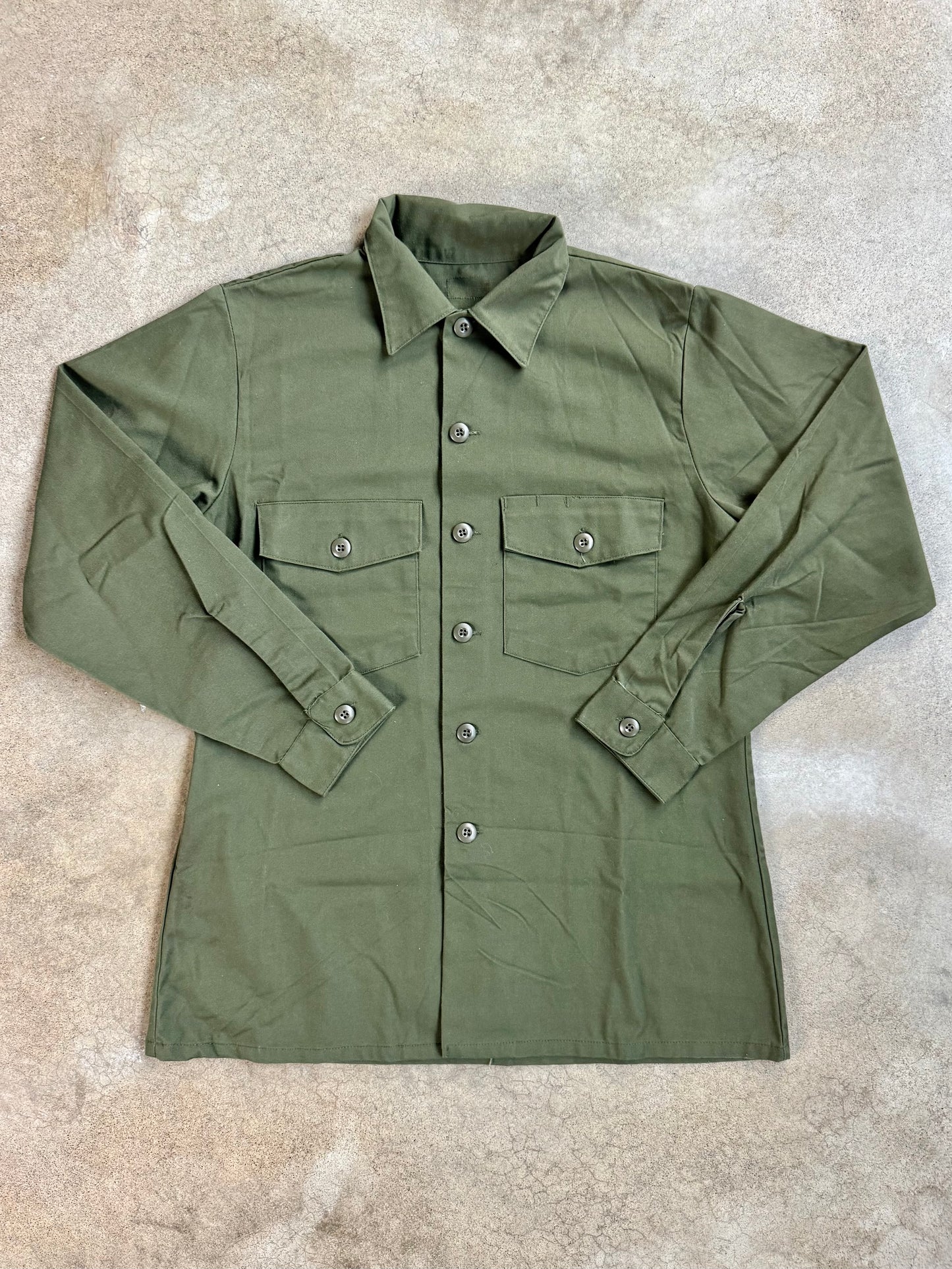 Vintage 1970s Vietnam Era Military OG-507 Green Utility Shirt | Large