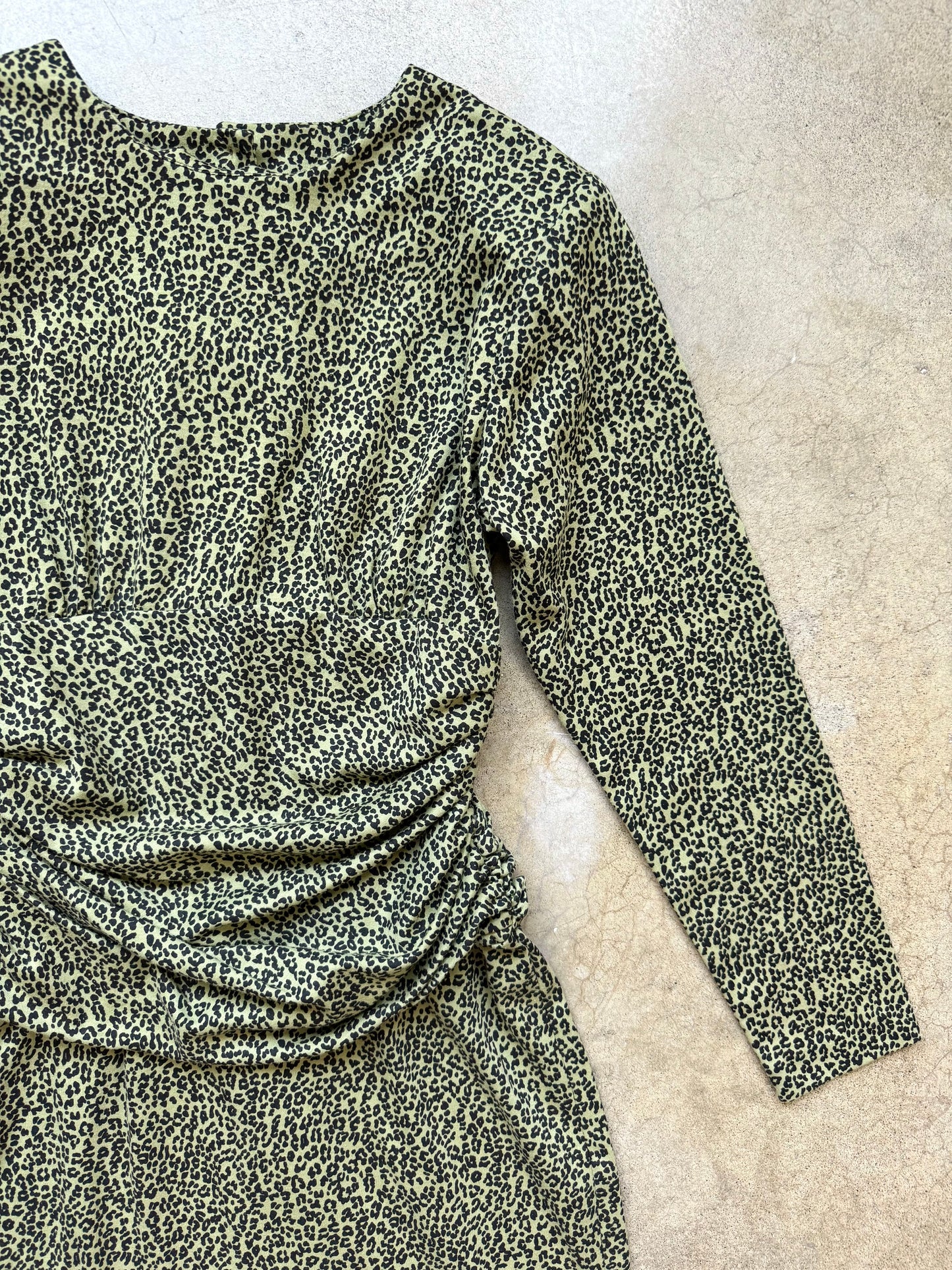 Vintage 1980s Green Leopard Print Long Sleeve Fitted Dress | Small