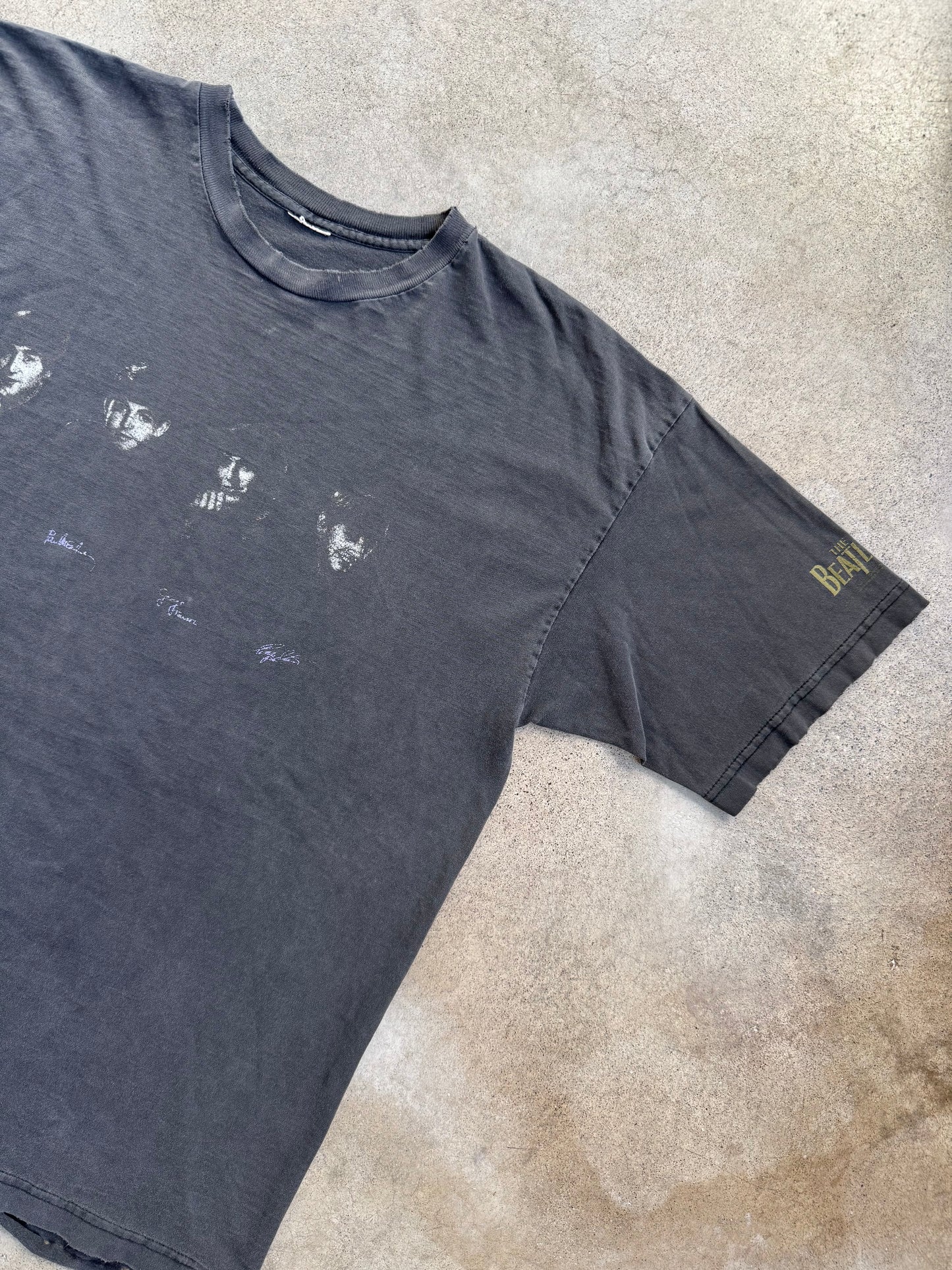 Vintage 1990s Distressed The Beatles Fab Four Autograph Tee | L/XL