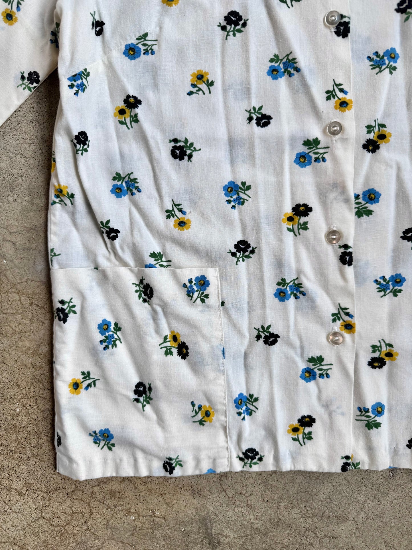 Vintage 1970s White Floral Pattern Short Sleeve Blouse | Medium
