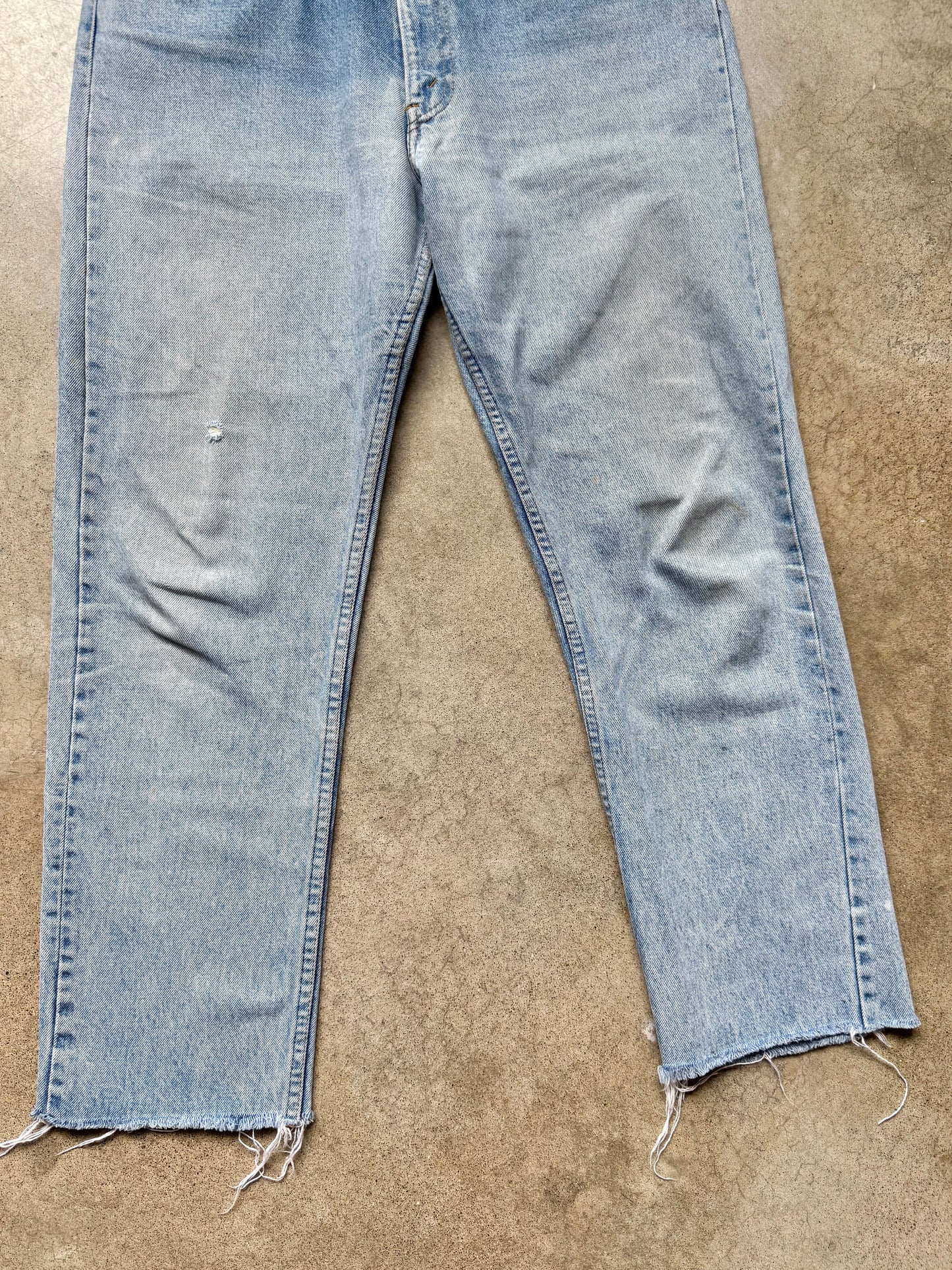 Vintage 1980s Levi’s Frayed Hem Light Wash Jeans | Waist 35”