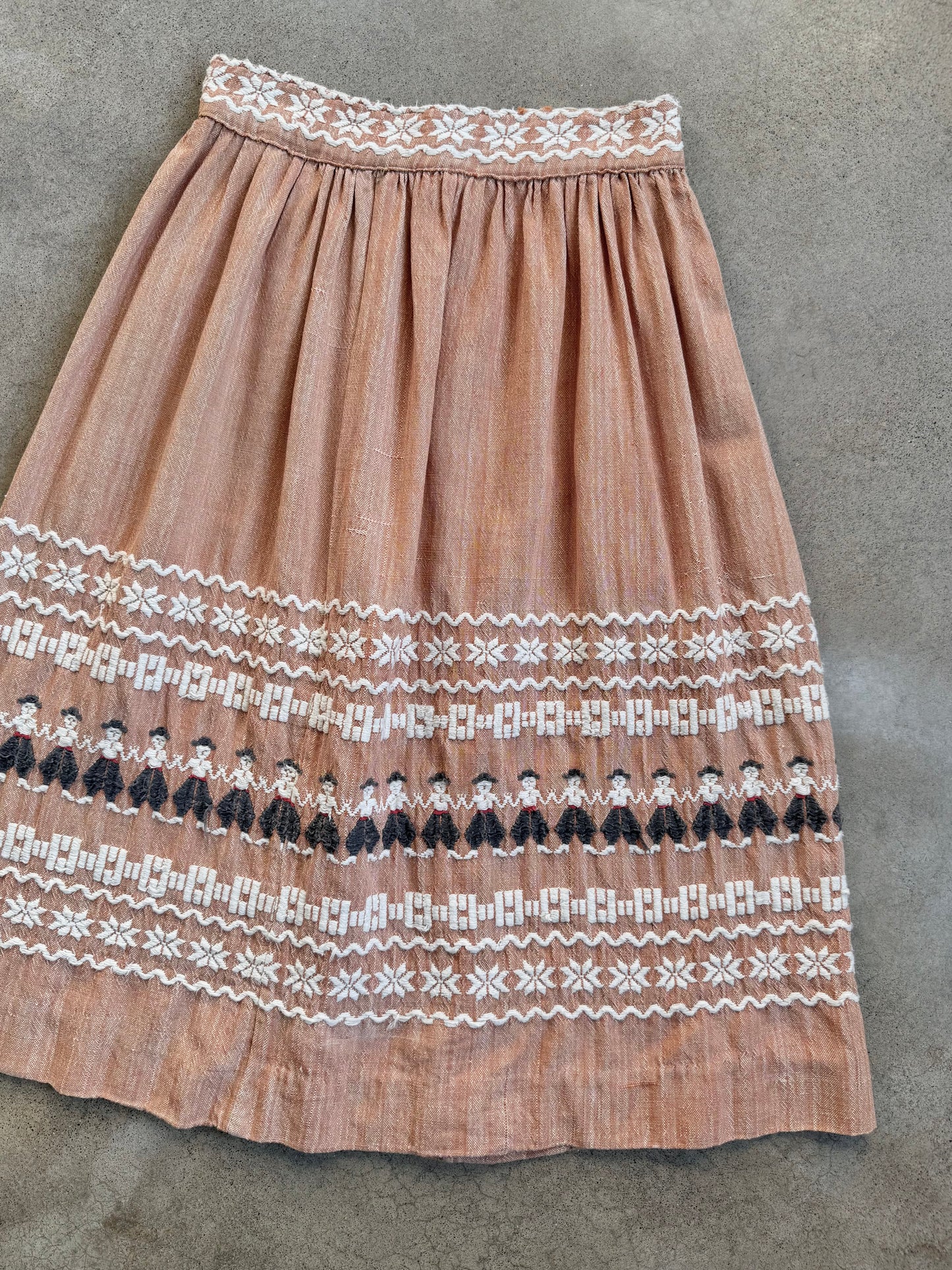 Vintage 1940s Peach Guatemalan Cotton Embroidered Chore Skirt | Waist 28”