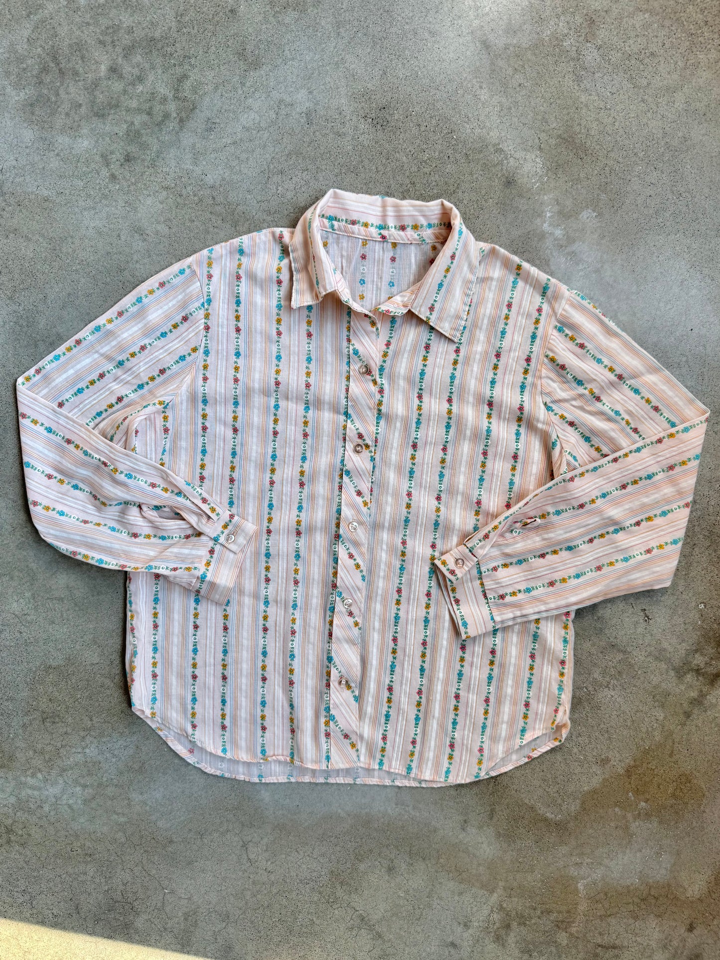 Vintage 1970s Peach Floral Stripe Button-Up Shirt | Small