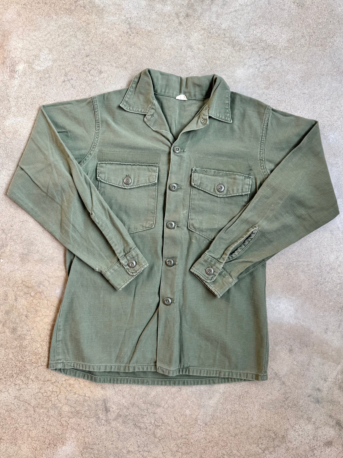 Vintage Vietnam Era Military OG-107 Cotton Sateen Fatigue Shirt | Small