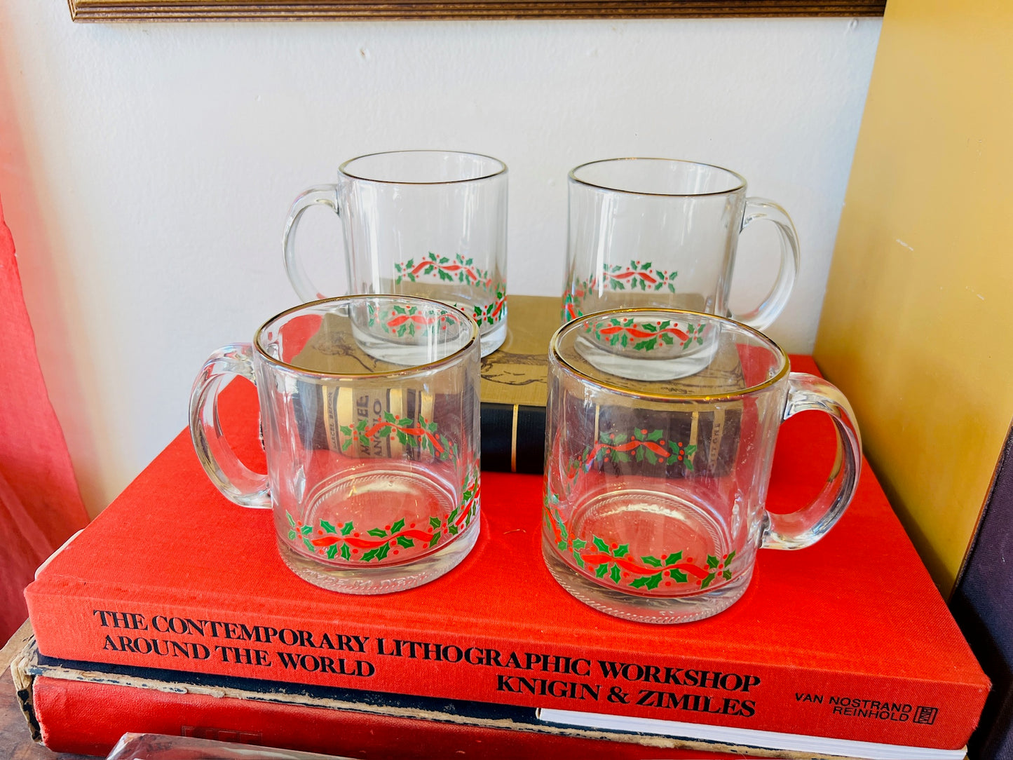 Vintage 1980s Christmas Holly Gold Rim Glass Mugs | Set of 4