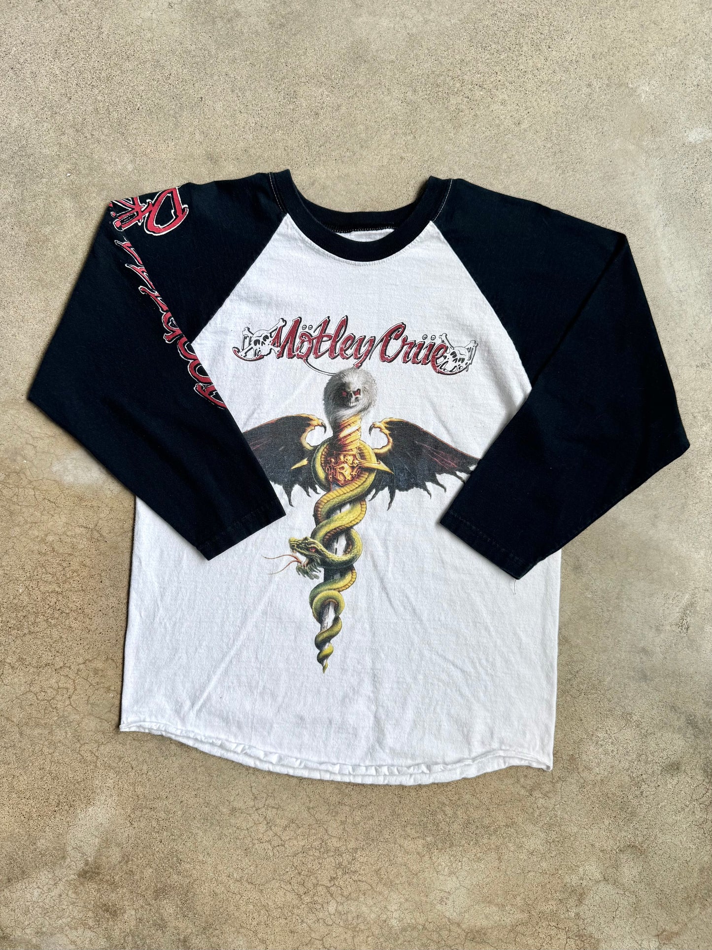 Vintage-Style Mötley Crüe Dr. Feelgood Raglan Tee | Small