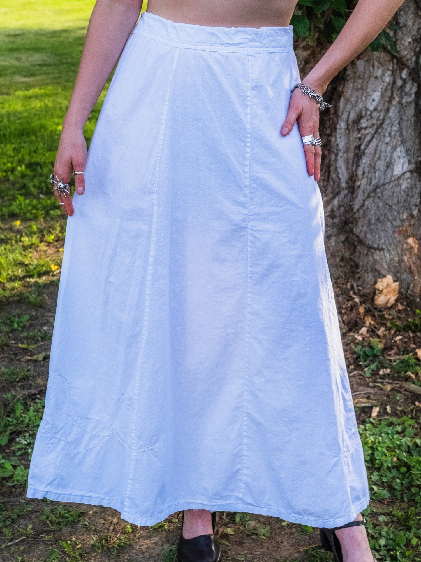 Vintage 1950s Rateria White Cotton Embroidered Eyelet Trim Maxi Skirt | Large
