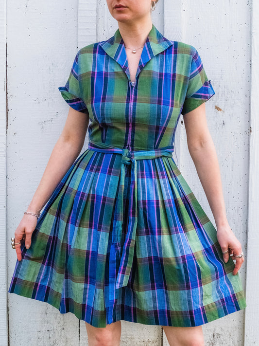 Vintage 1950s Kay Dunhill Plaid Zip-Front Short Sleeve Pleated Dress | XS/S