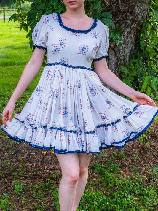 Vintage 1970s USA Bicentennial Pattern Short Sleeve Prairie Dress | Small