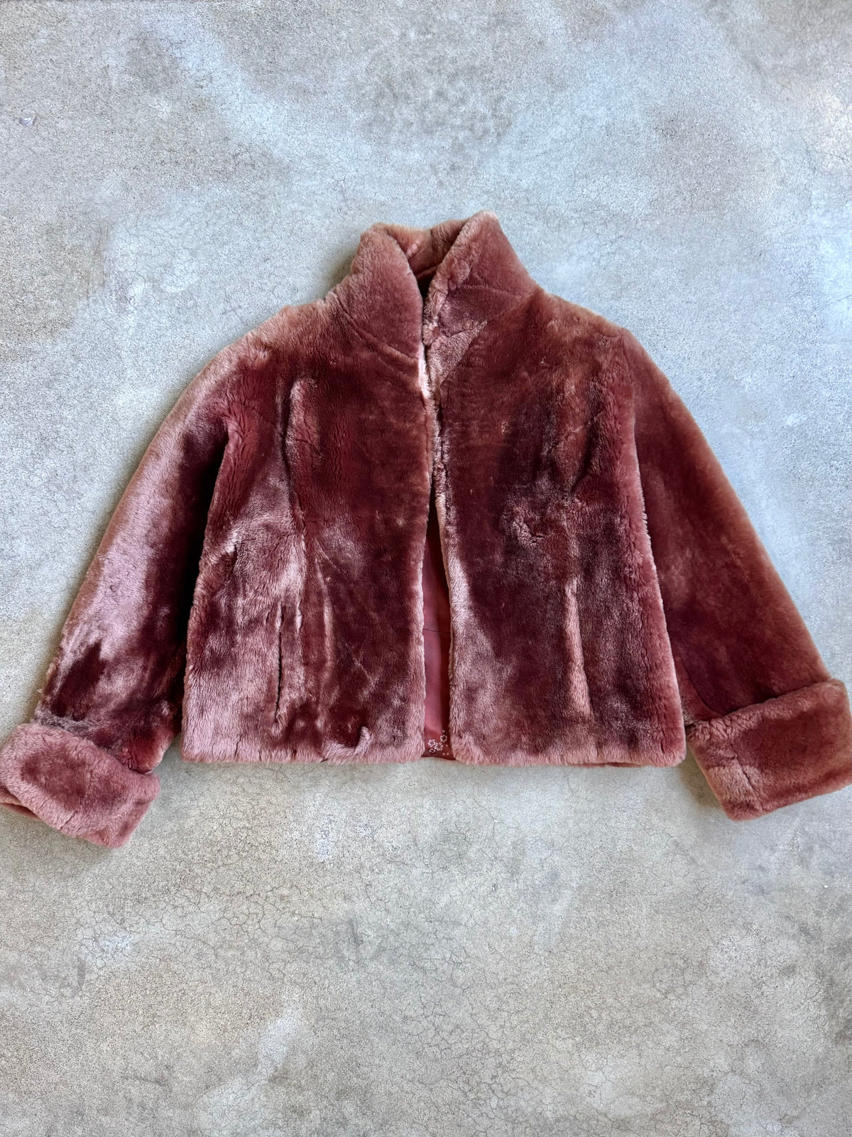 Vintage 1950s Mauve Mouton Fur Cuffed Sleeve Short Coat | Medium