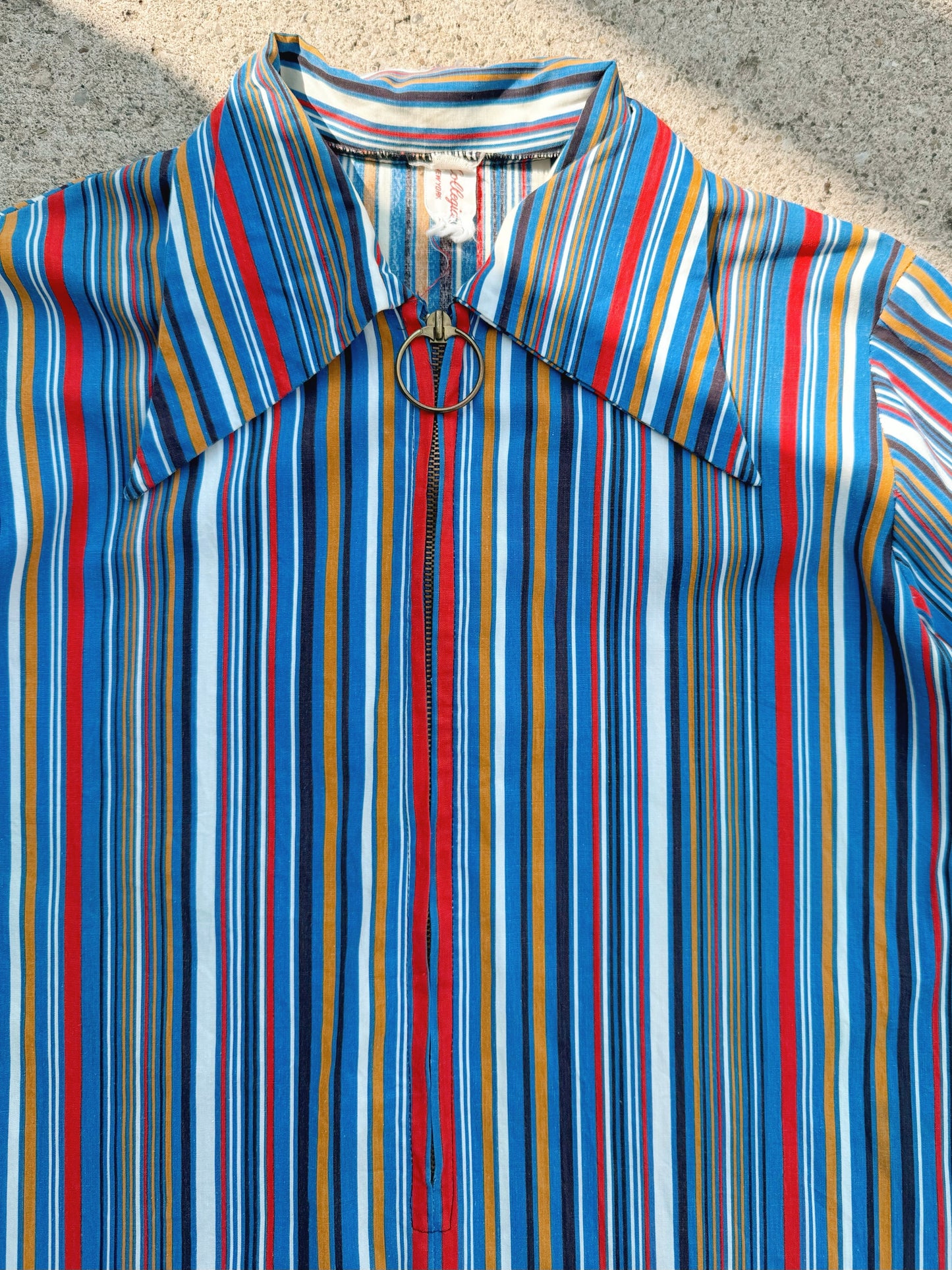 Vintage 1960s Striped O-Ring Zip Up Dagger Collar Shirt | M/L